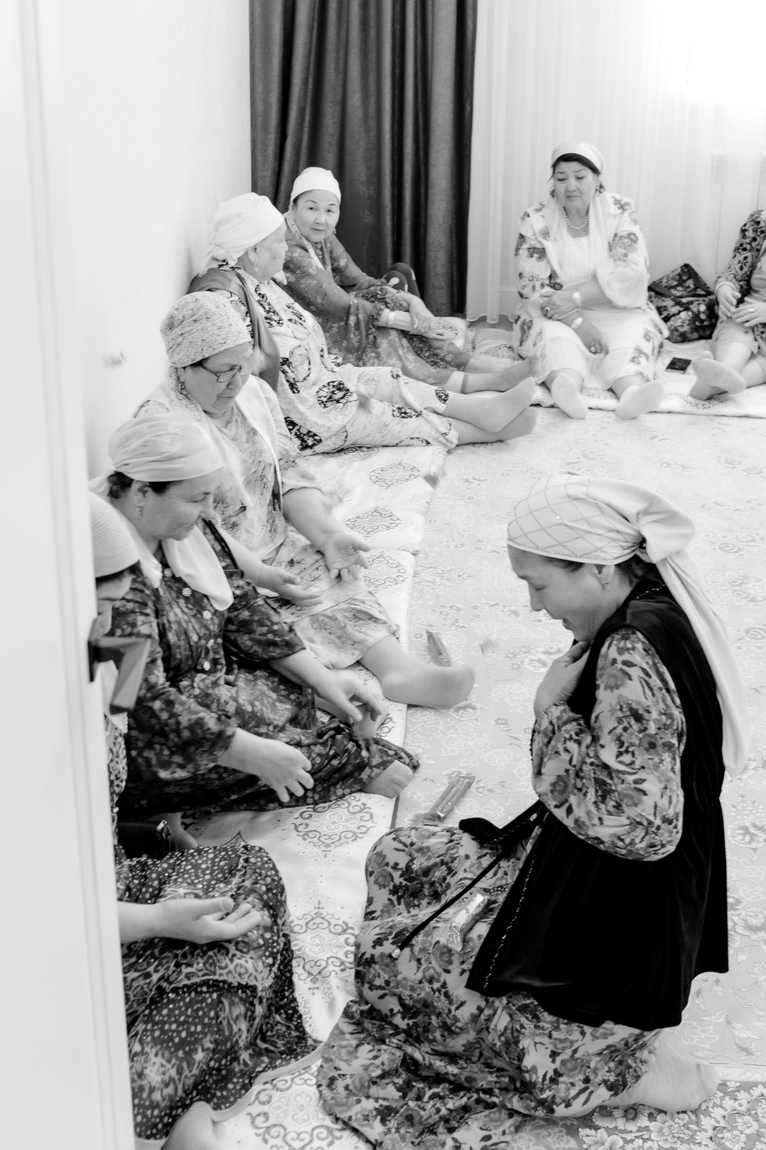 Moldir — syrğa salu. Wedding and Love story Photographer