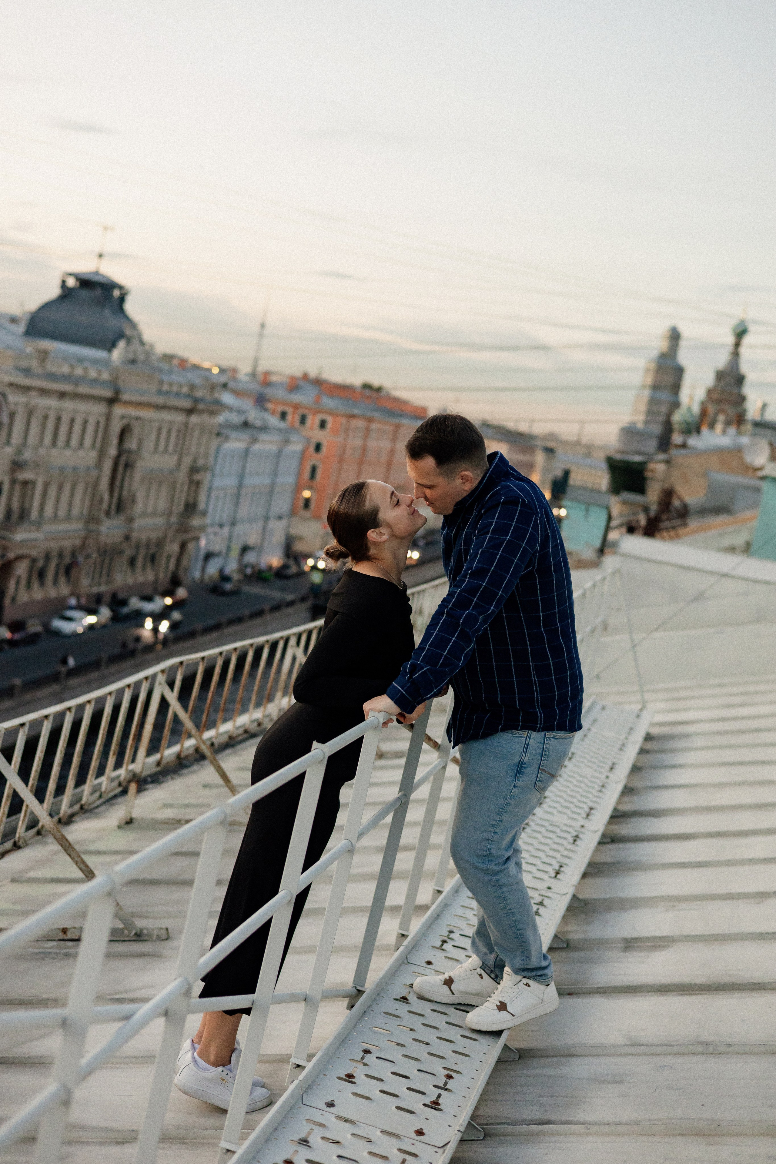 Романтика питерских крыш. Свадебный фотограф в Санкт-Петербурге Ксения Кобышева