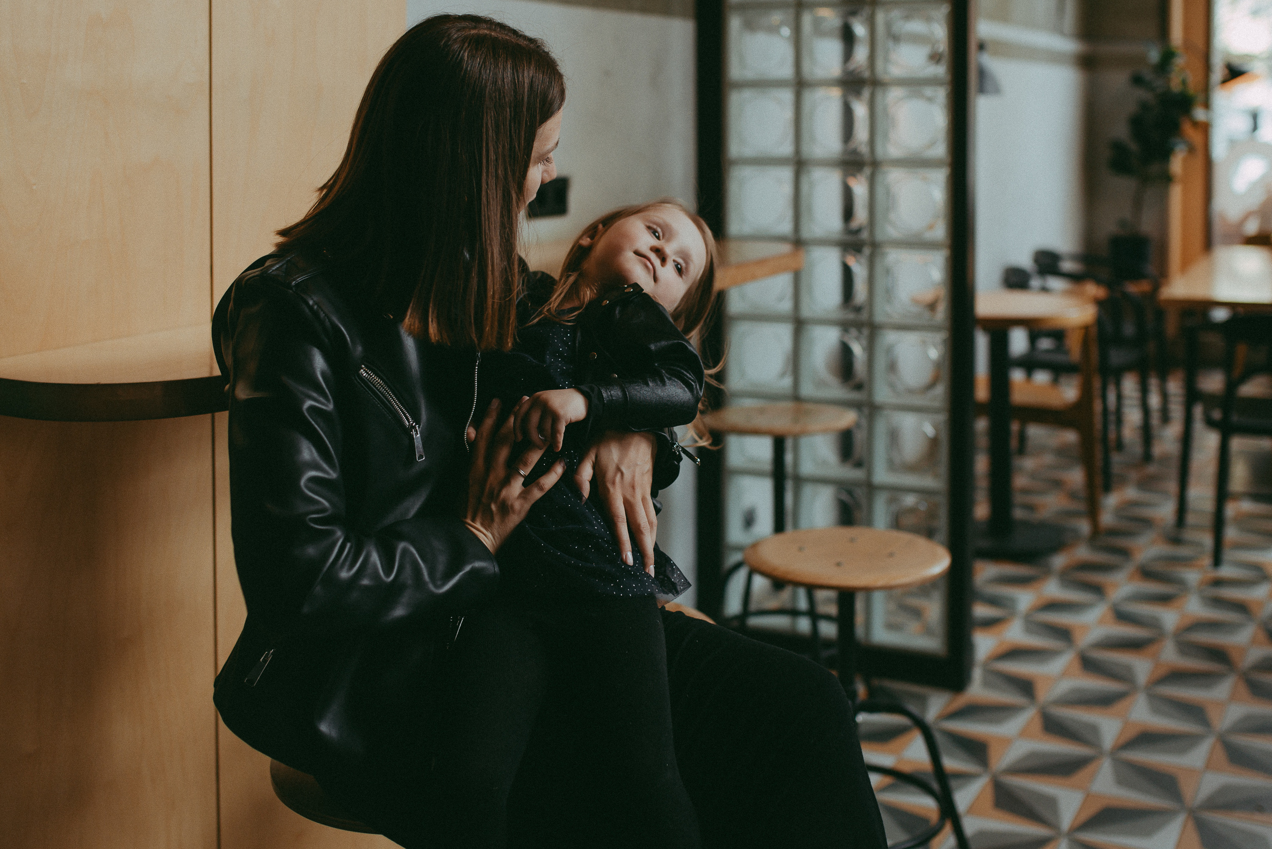 Кофейные истории. Даша и Алиса. Семейный и детский фотограф в Новосибирске и Краснообске — Анна Ким