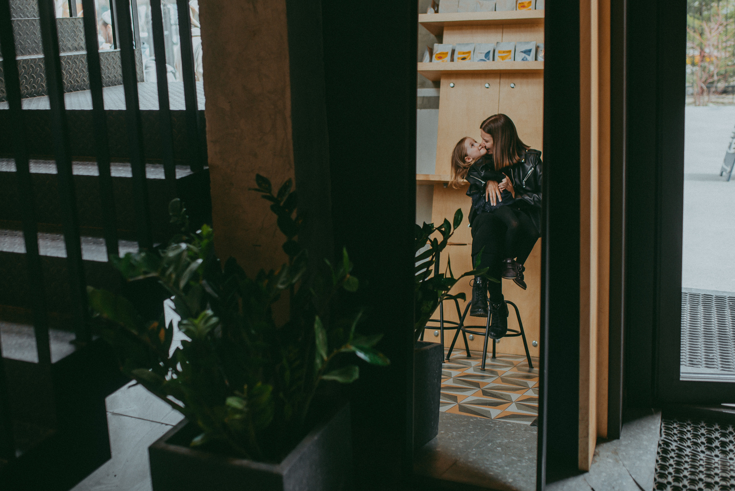 Кофейные истории. Даша и Алиса. Семейный и детский фотограф в Новосибирске и Краснообске — Анна Ким