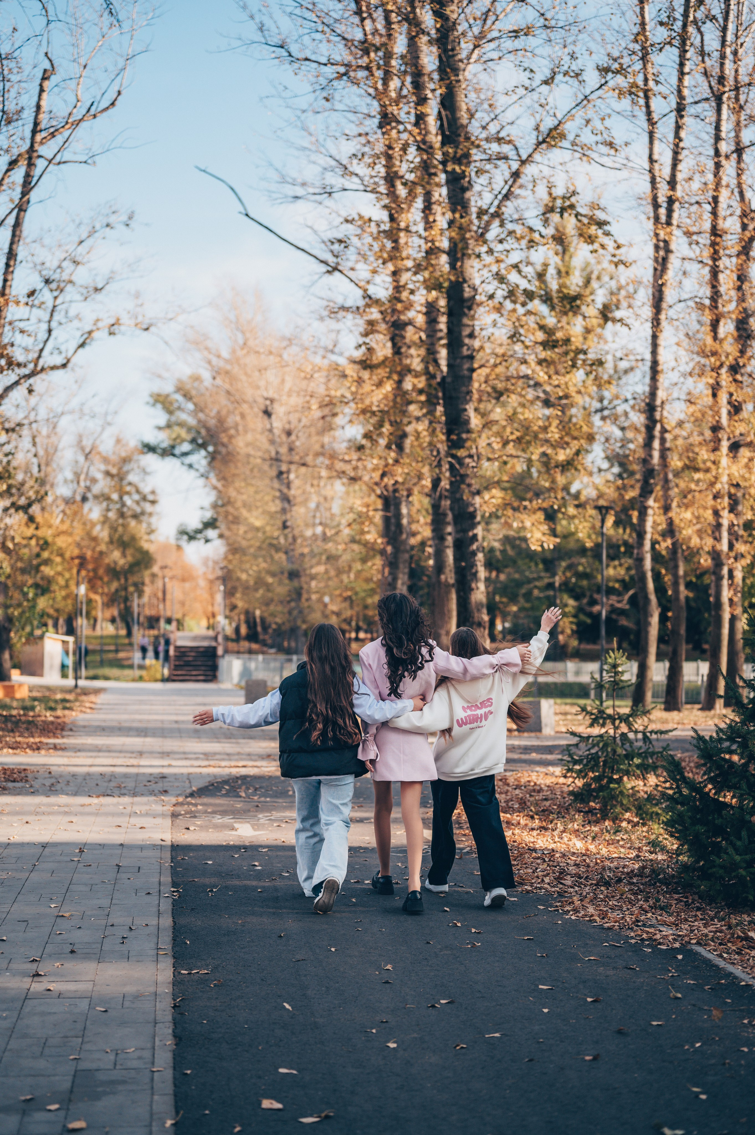 В парке. Выпускные альбомы и Школьный фотограф в Алексеевке, Бирюче, Красном