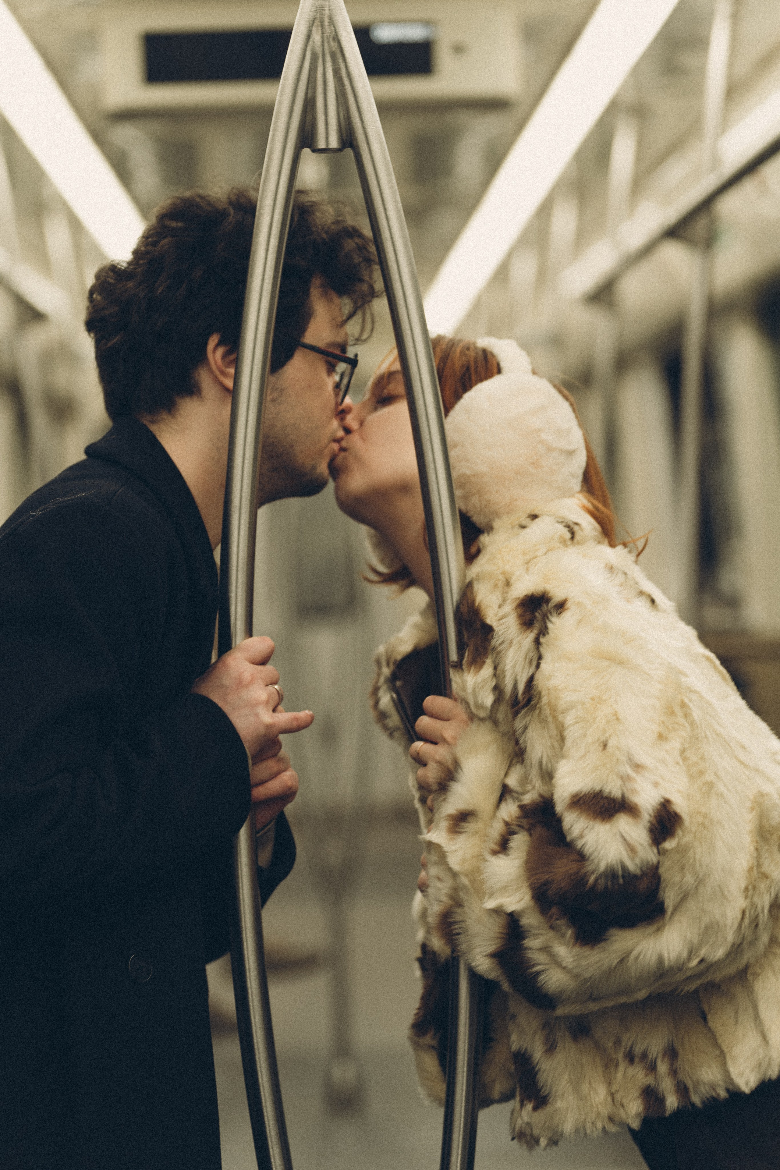 НОВОГОДНЯЯ ФОТОСЕСИИЯ ПАРЫ В МЕТРО ЛЮБОВЬ. Профессиональный фотограф, Санкт-Петербург — Виктория Богомолова