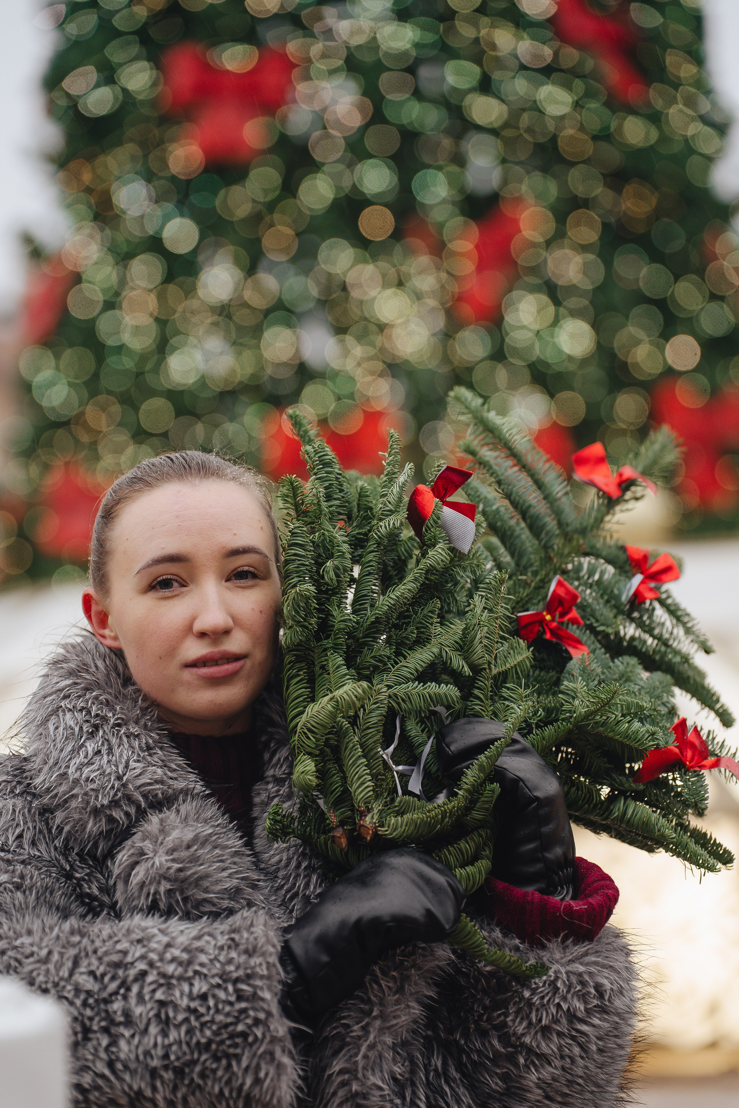ПРОГУЛКА НА МАНЕЖНОЙ ПЛОЩАДИ ДЛЯ ДЕВУШКИ ПЕРЕД НОВЫМ ГОДОМ (НОВОГОДНЯЯ ФОТОСЕССИИЯ НА МАНЕЖНОЙ ПЛОЩАДИ). Профессиональный фотограф, Санкт-Петербург — Виктория Богомолова