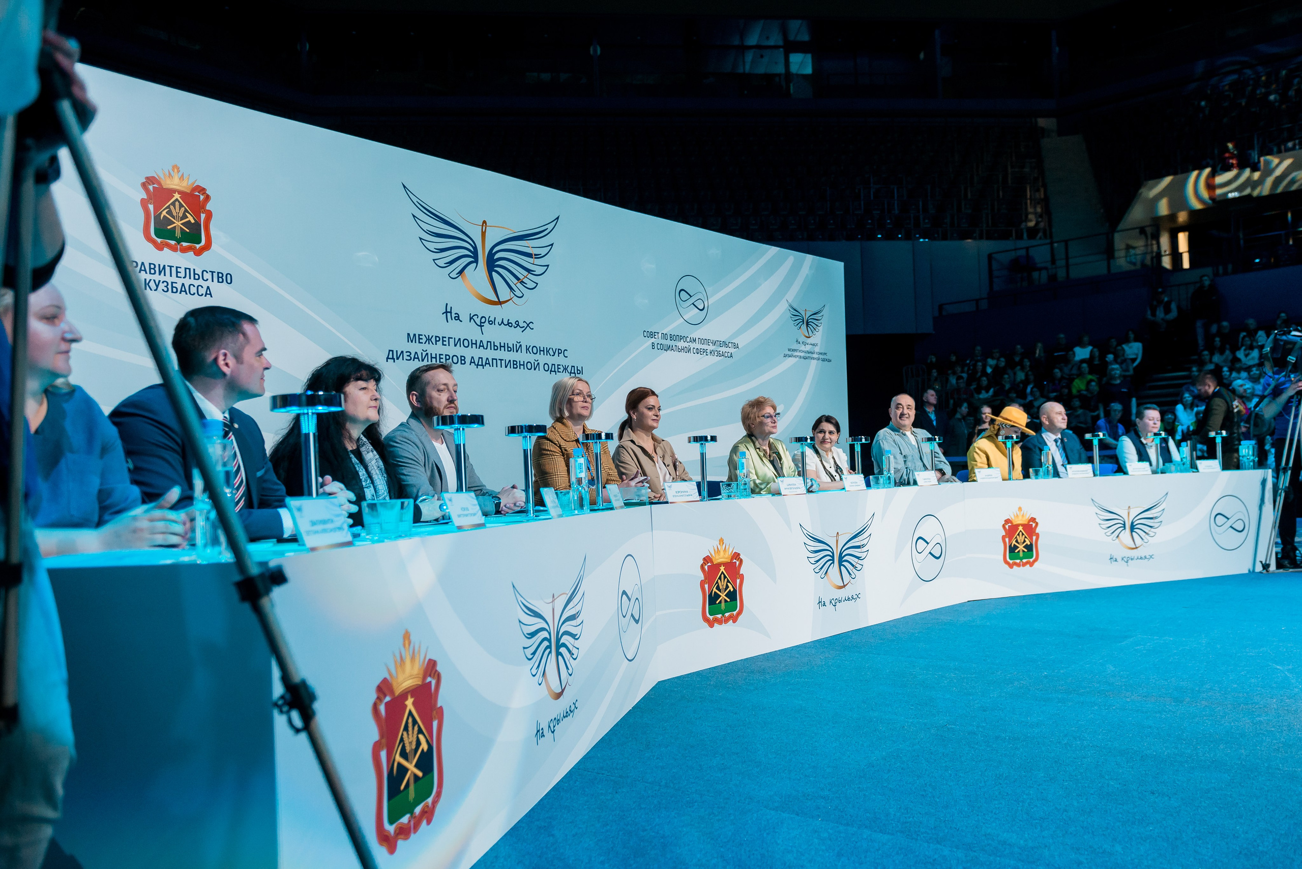 На Крыльях в Ледовом Дворце 2023. Детский фотограф, семейный фотограф и репортажи в Кемерово