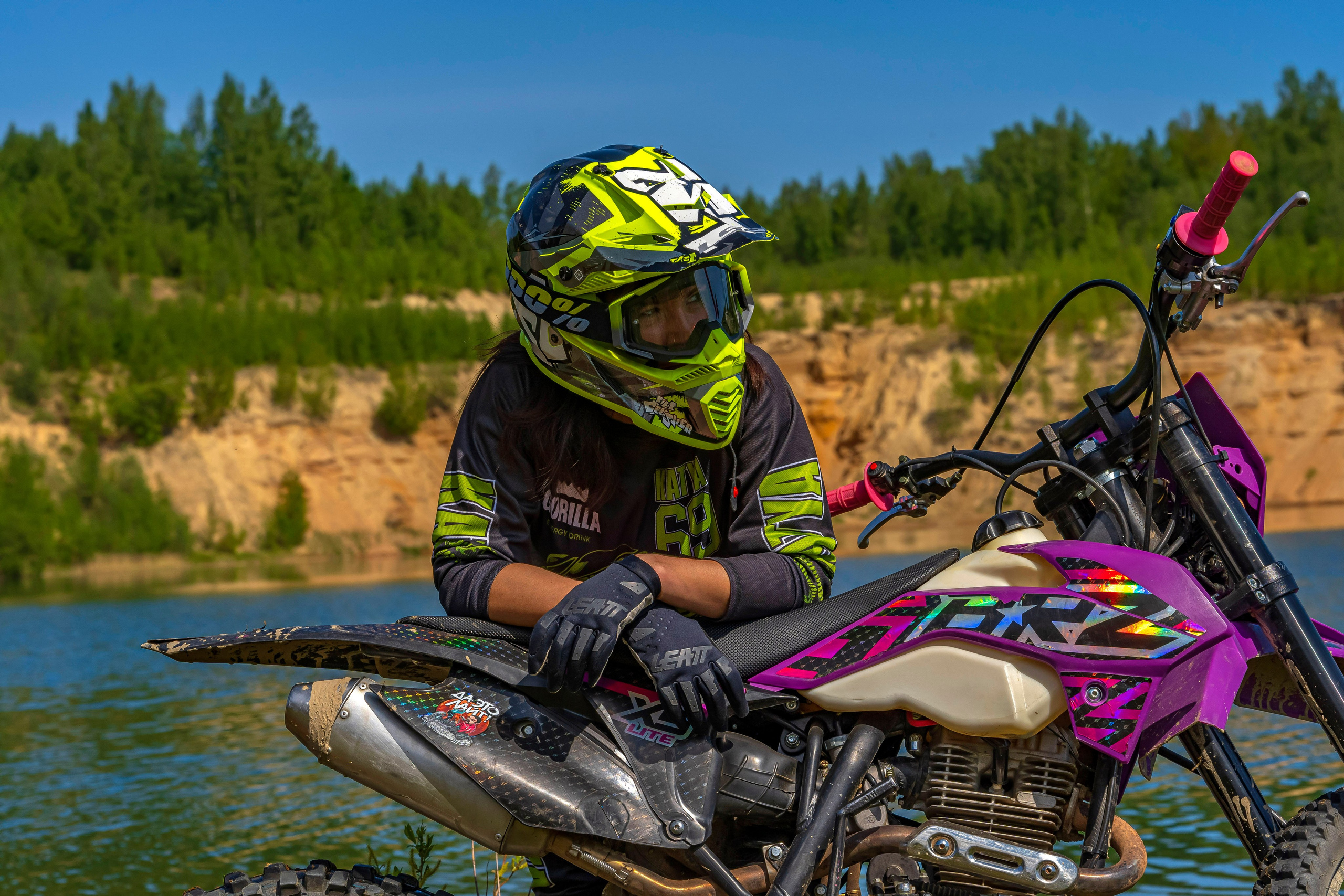 Катя Ли. Графический дизайнер Илья Левченко