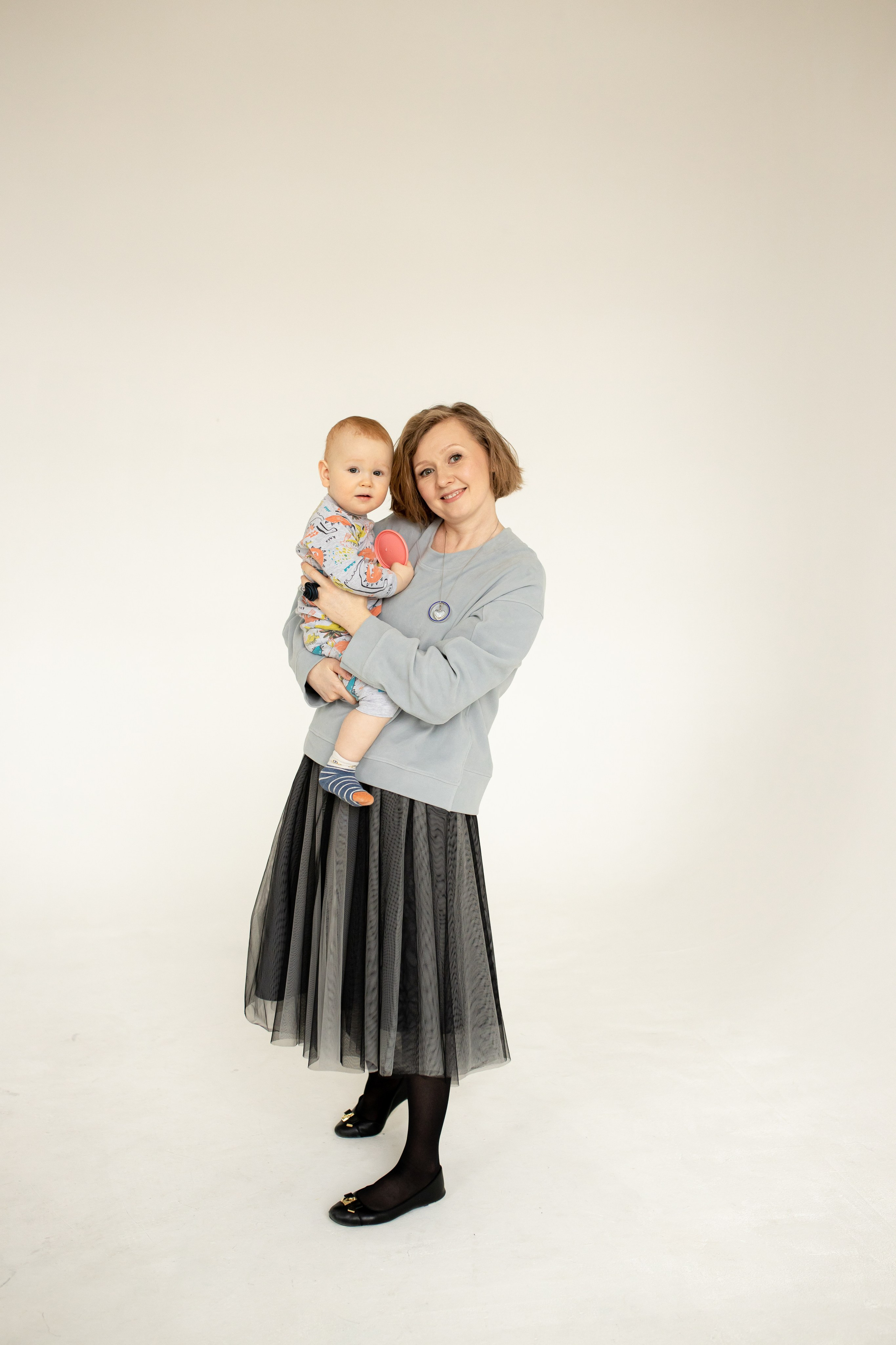 Семейная фотосессия на циклораме с естественным светом. Фотограф в Железнодорожном и Балашихе