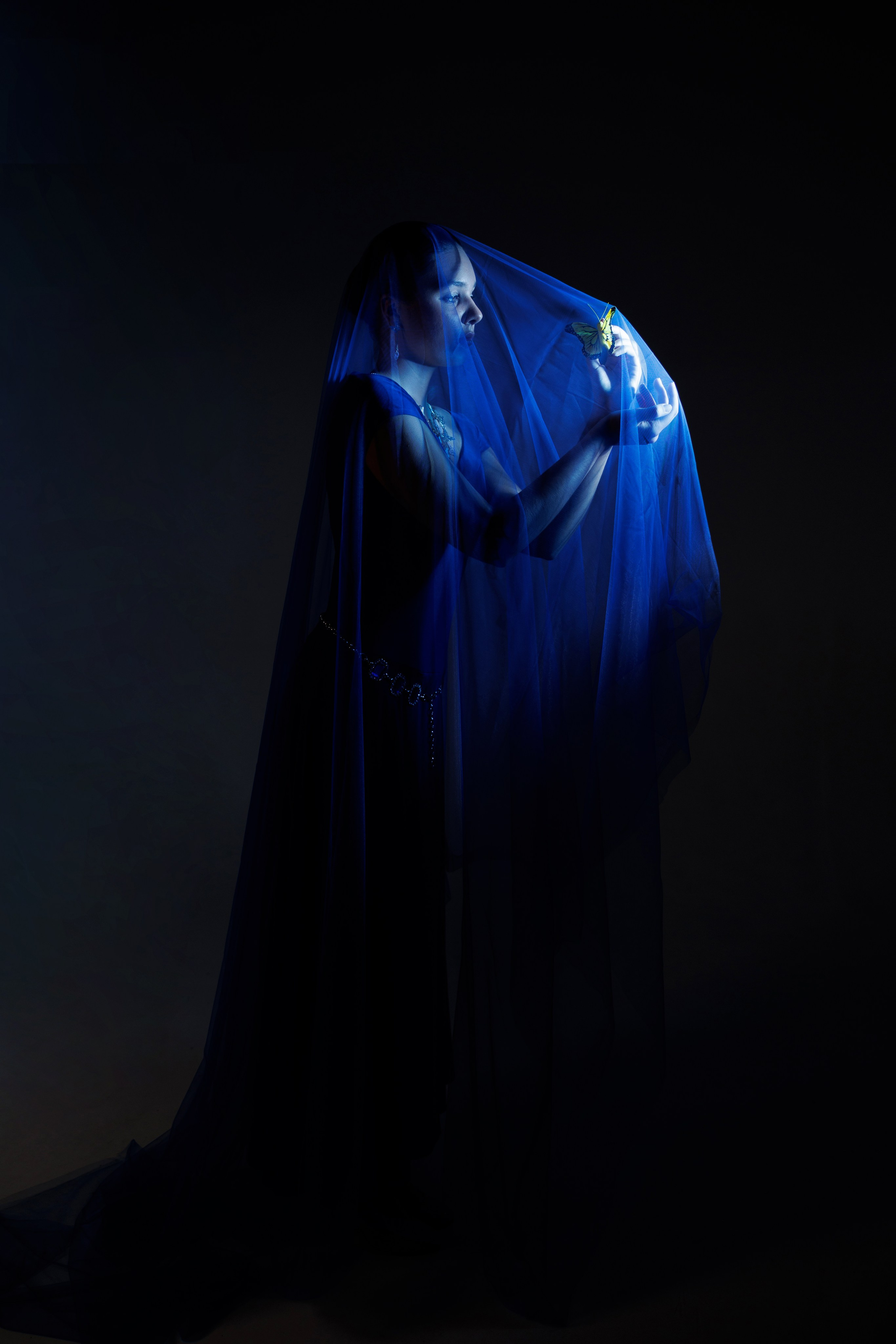 Фотосессия с цветным светом. Лиза. Фотограф в Воронеже Галина Фурсова