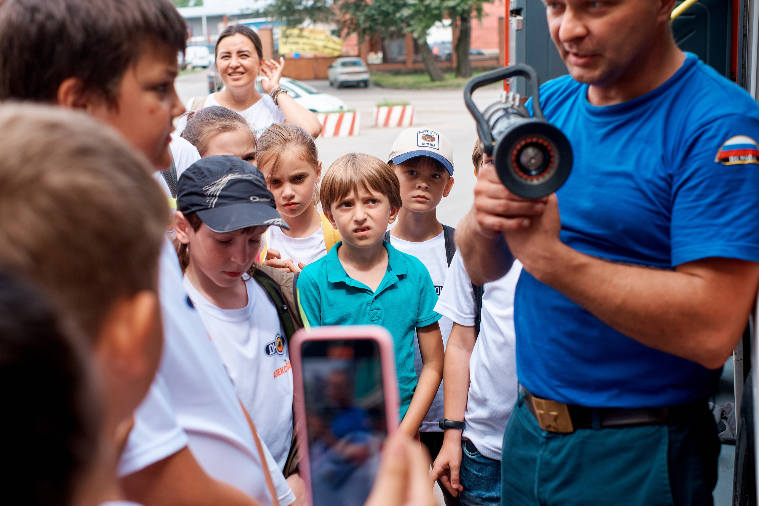 Детский лагерь ДЮНА. Поход в «Пожарно-спасательную часть № 22». Фотограф Таганрог Анна Трайжон