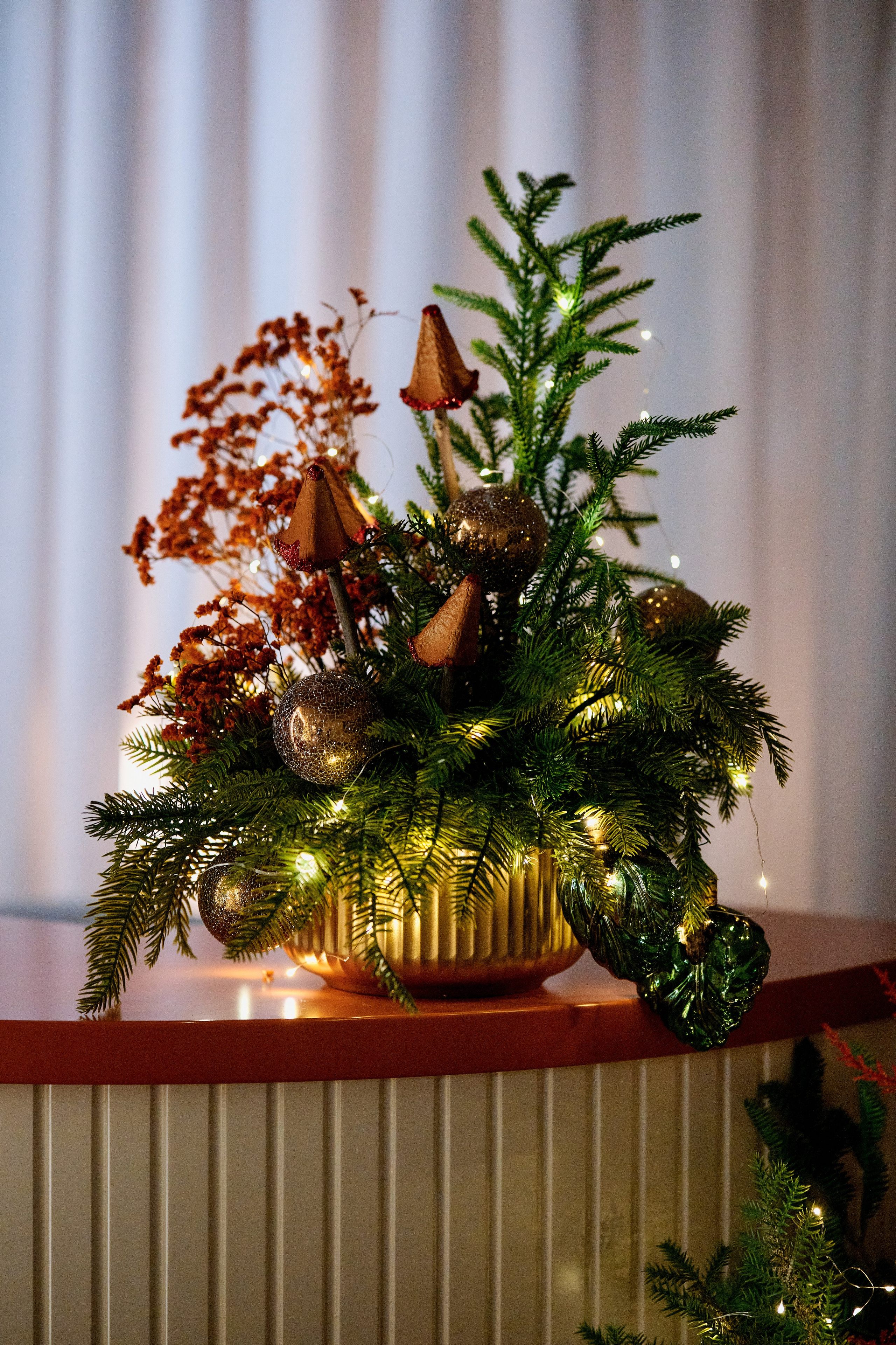 Новогодний декор ресторана Альбатрос. Фотограф Таганрог Анна Трайжон