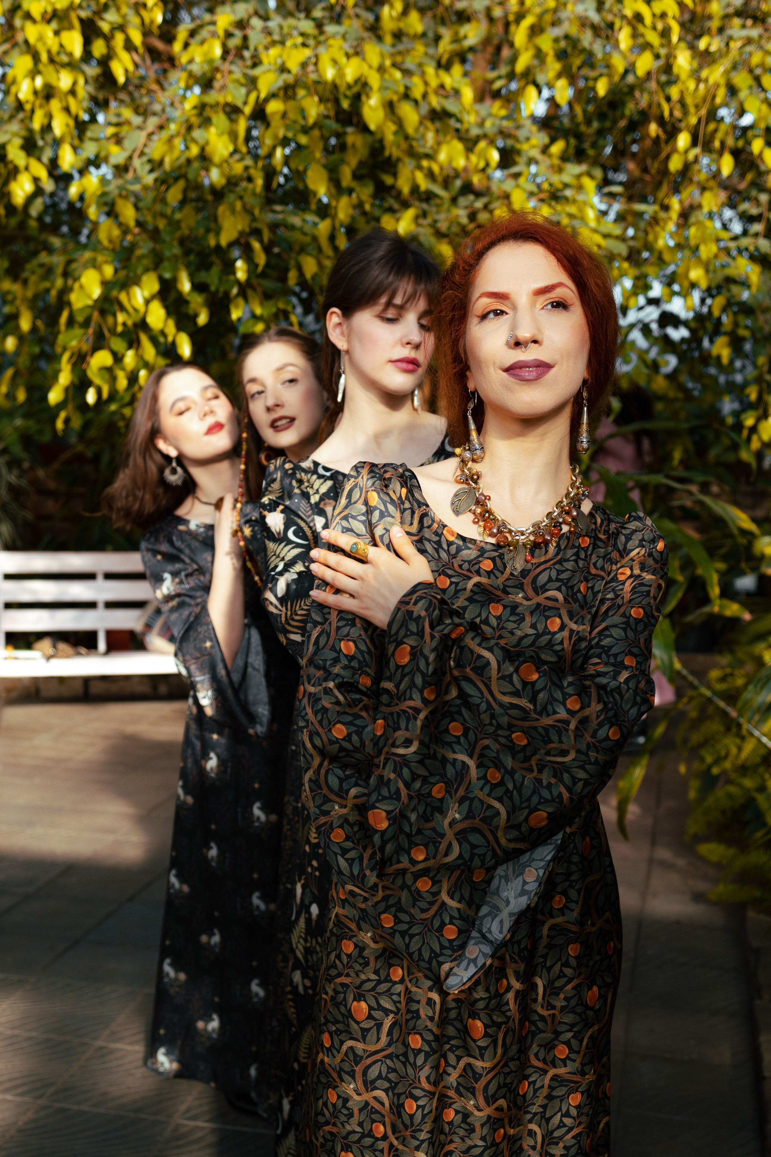 Съемка шёлковых платьев для PlantMyBones