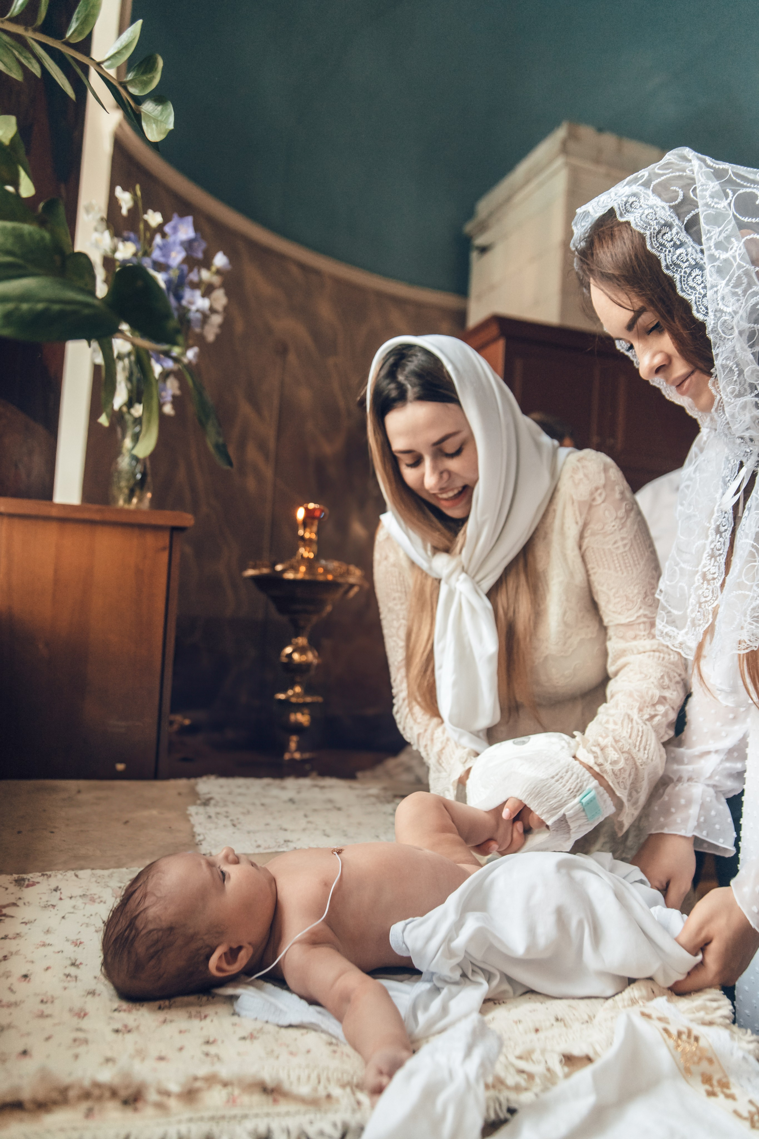 Крещение Василисы. Семейный фотограф в Калуге Ирина Ушакова. Фотограф на роды