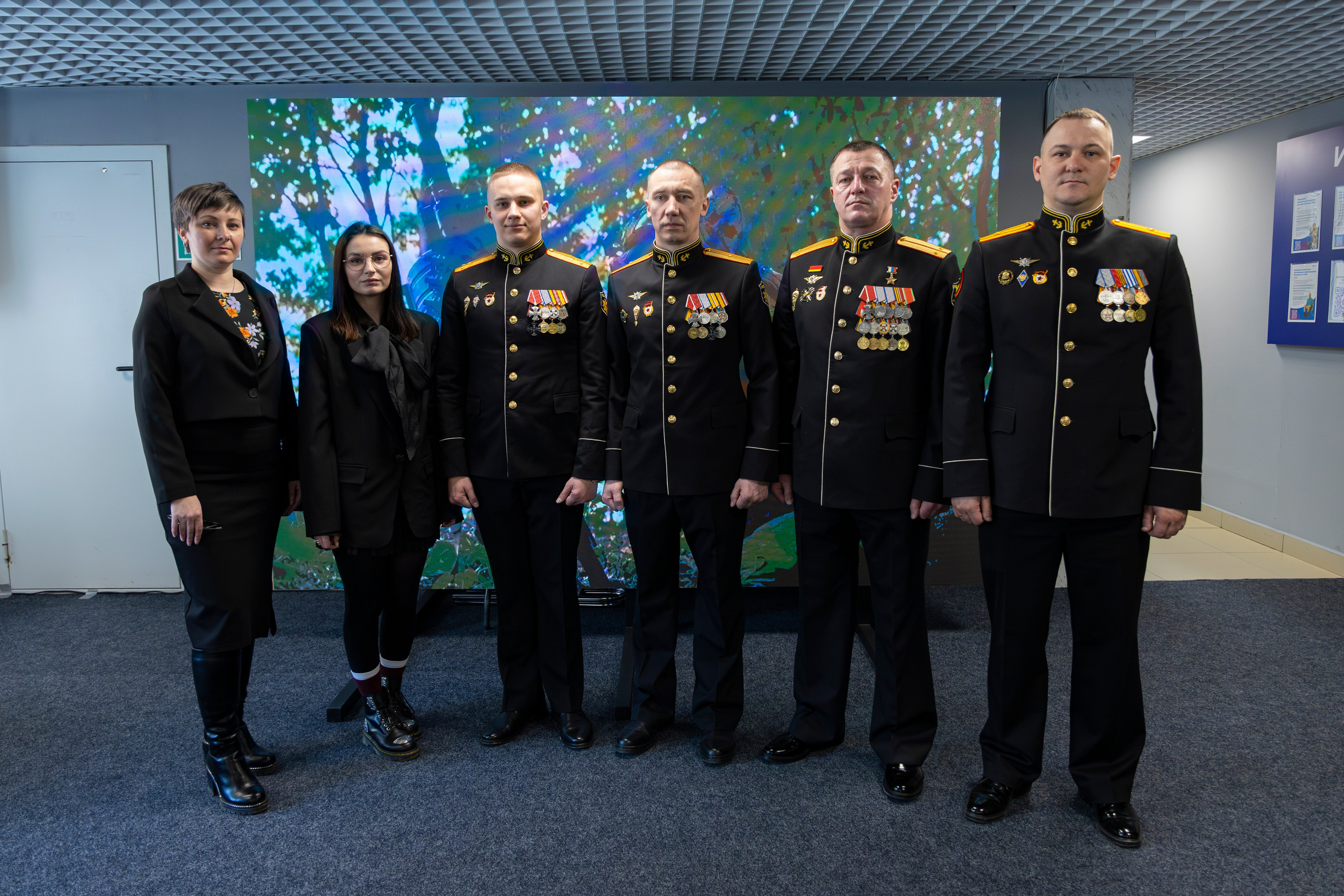 Выставка «Чёрные береты. Где мы, там — победа!». Олег Катакинов| Репортажный фотограф в городе у моря (Владивосток)