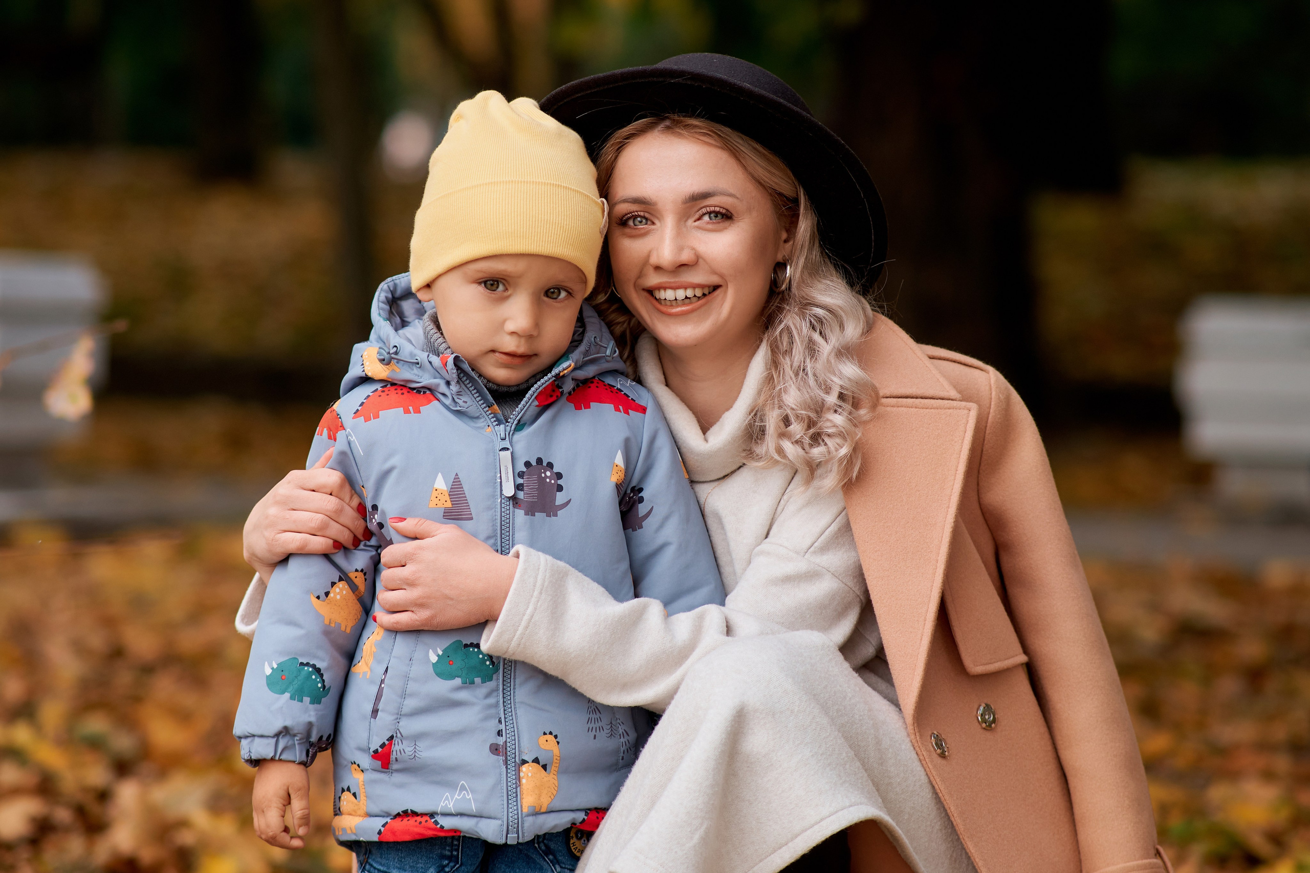 Осенняя прогулка мамы с сыном. Фотограф Таганрог Анна Трайжон