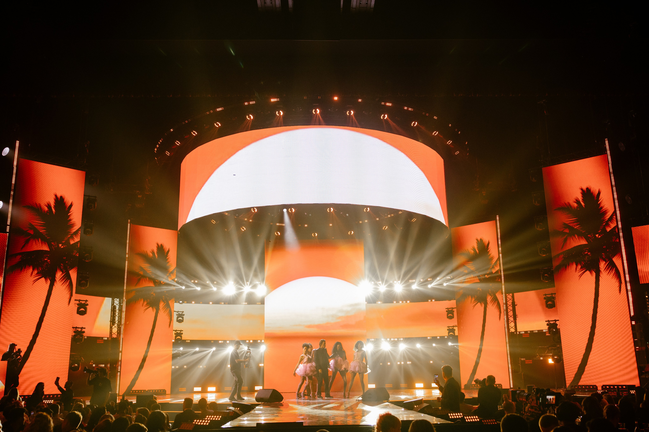 ЖАРА ТВ. Светский фотограф — Анисина Ирина