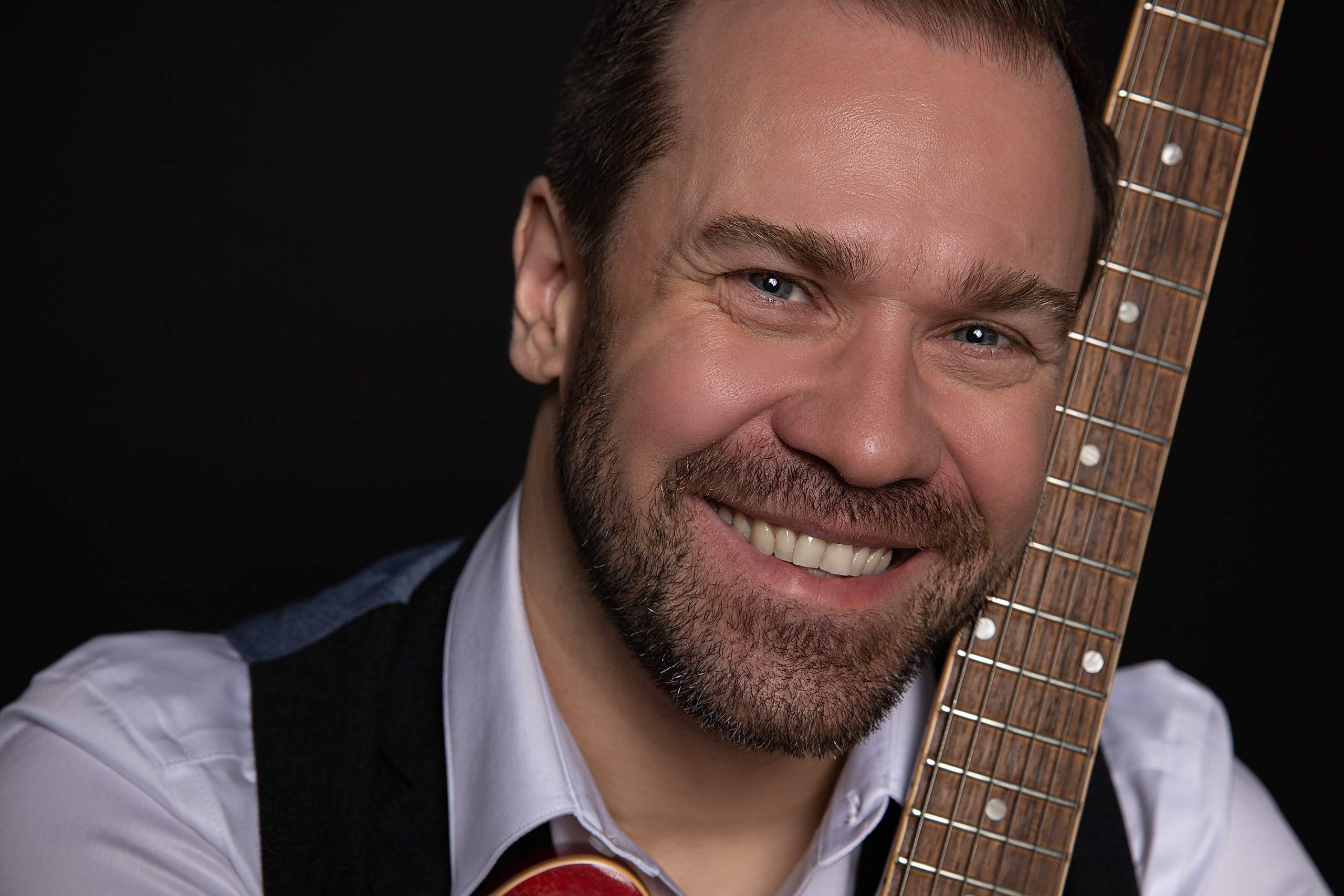 Актёрское портфолио. ФОТОГРАФ РАДОСТИ Фотосессия в студии СПб. Портретный фотограф — Юрий Торлопов