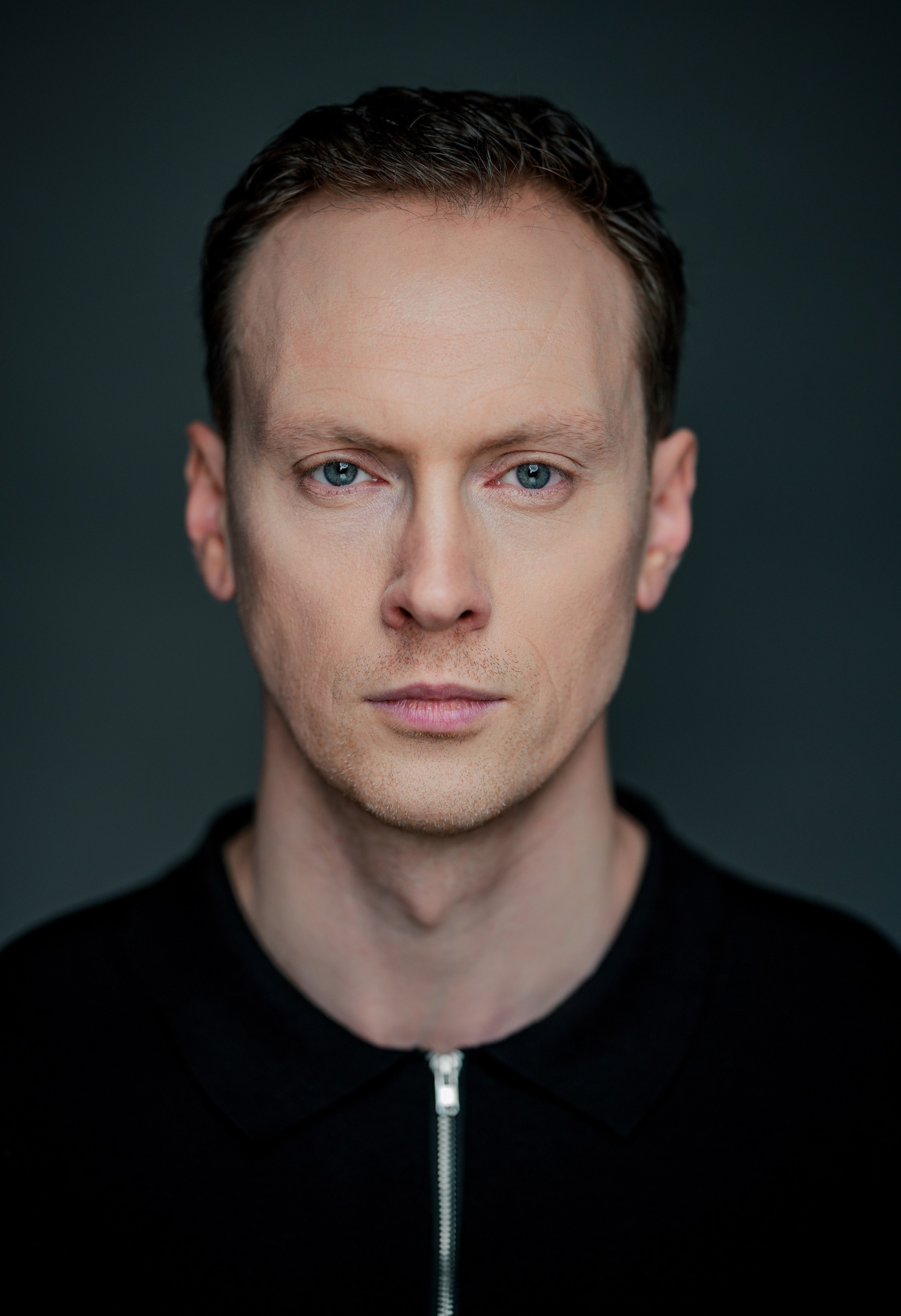 Актёр Игорь Коростылёв. Портретная съемка в Москве, студийный фотограф Игорь Фомин