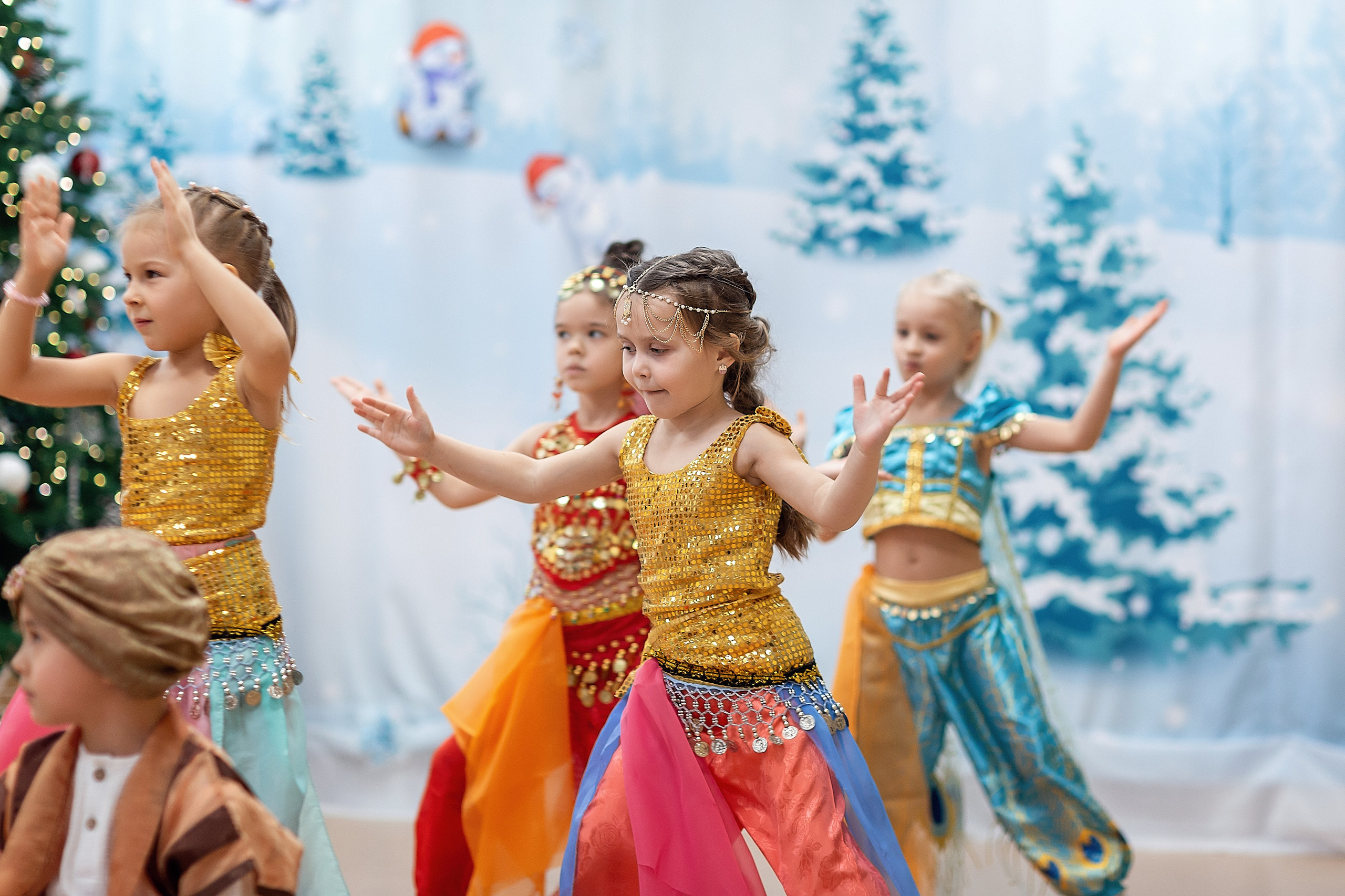 Утренник_"Веселый балаганчик» 2024. Семейный фотограф в Санкт-Петербурге