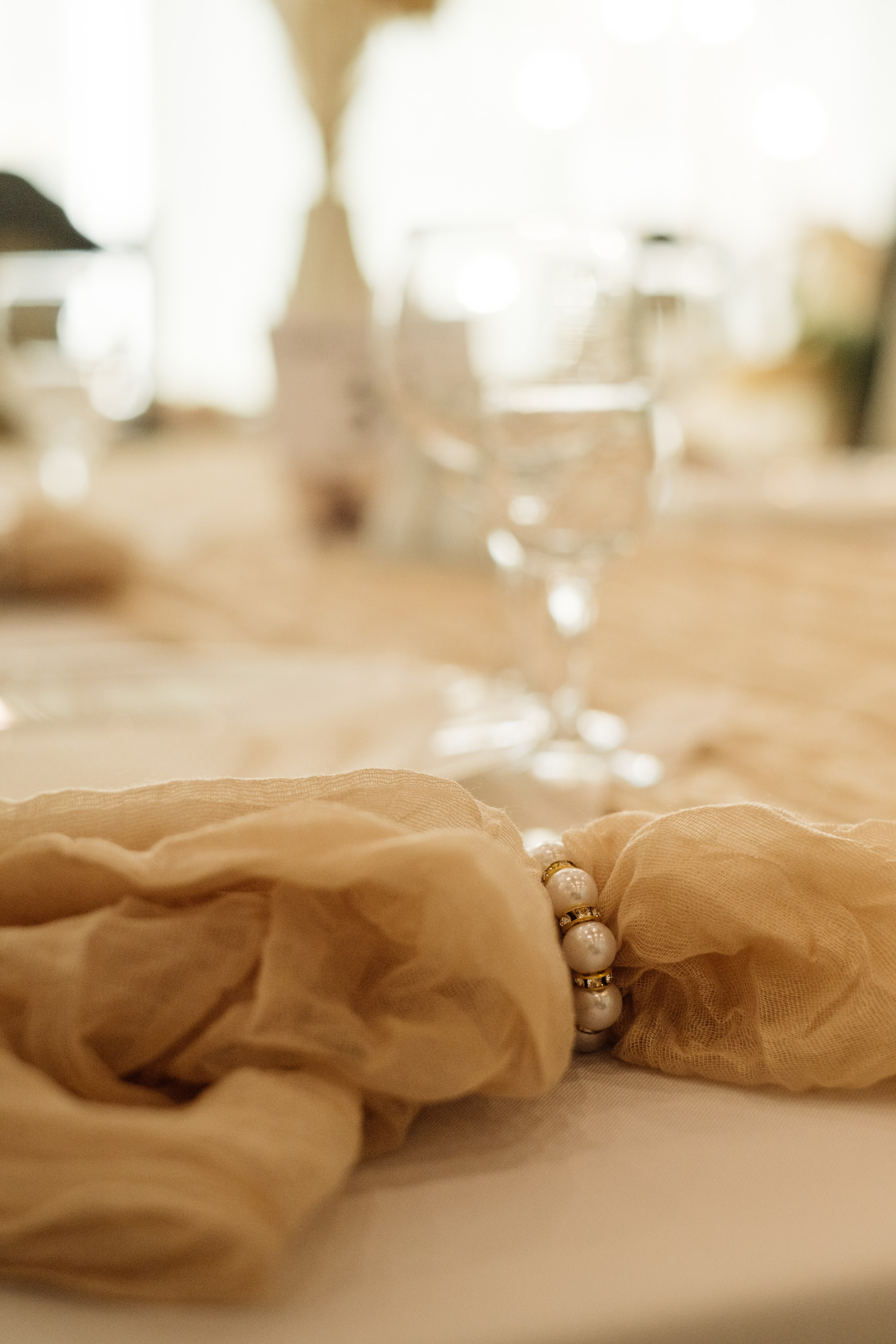 Свадебный ретопртаж. Профессиональная фотосъемка в Крыму. Натуральные эмоции и живые кадры. Забронируйте дату прямо сейчас!