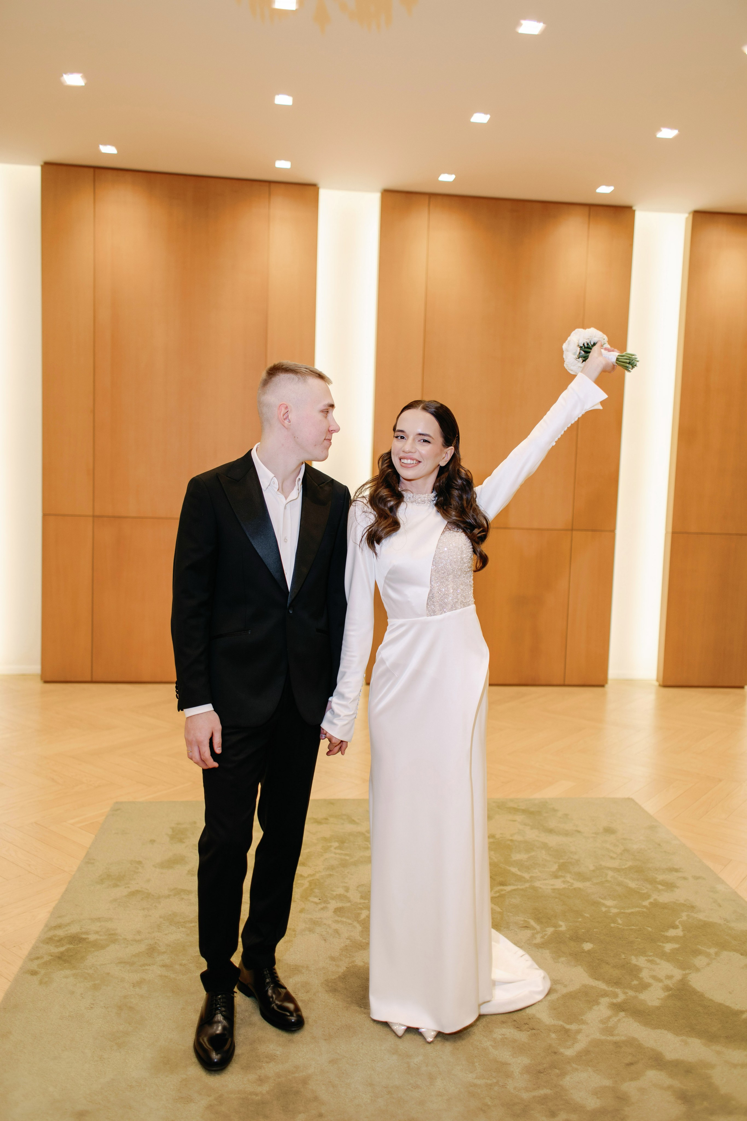 Свадьба для двоих в Москве, фотосессия на крыше, сборы, прогулка в Barvikha Luxury Village