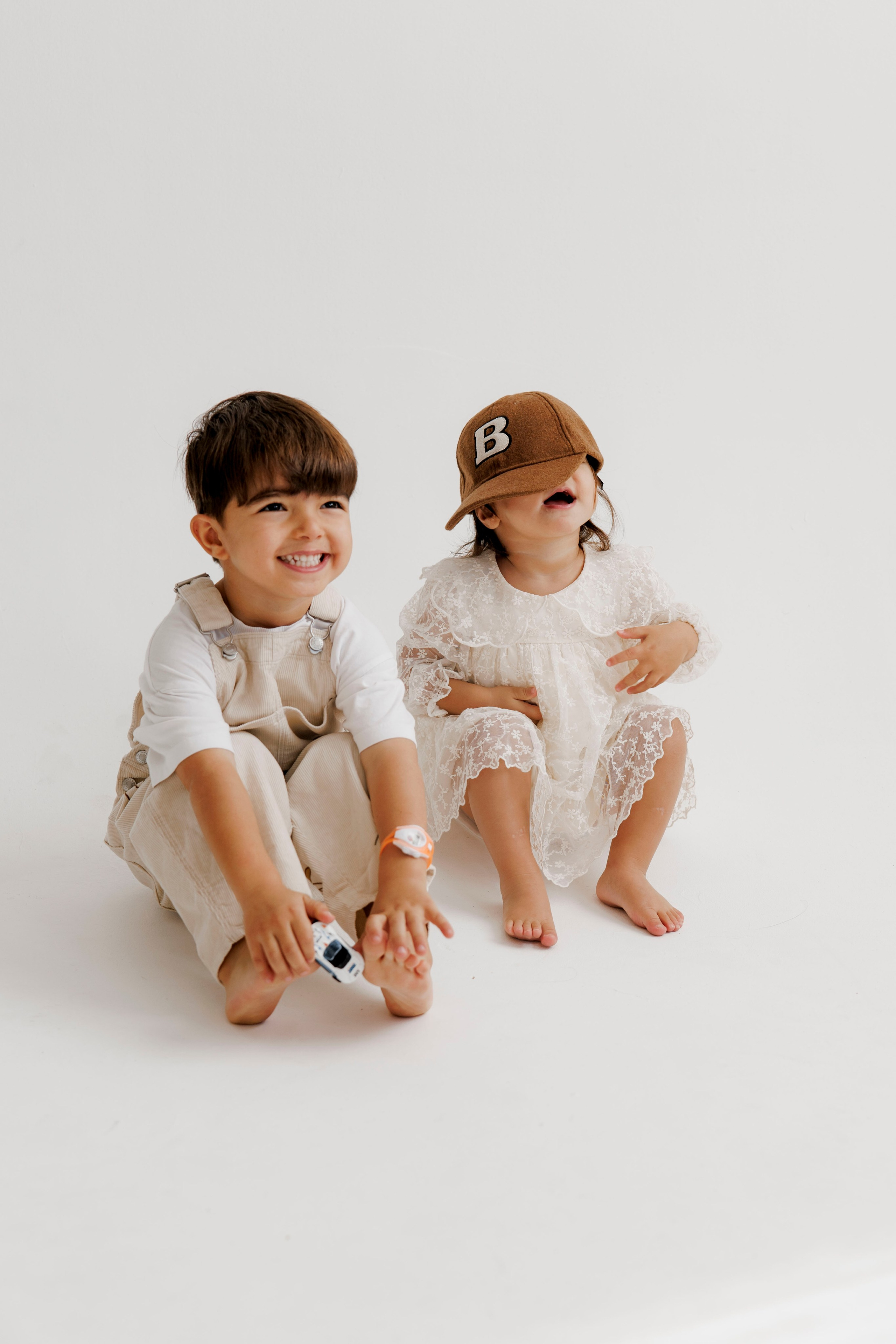 Family photoshoot inside the studio. Wedding and family photographer