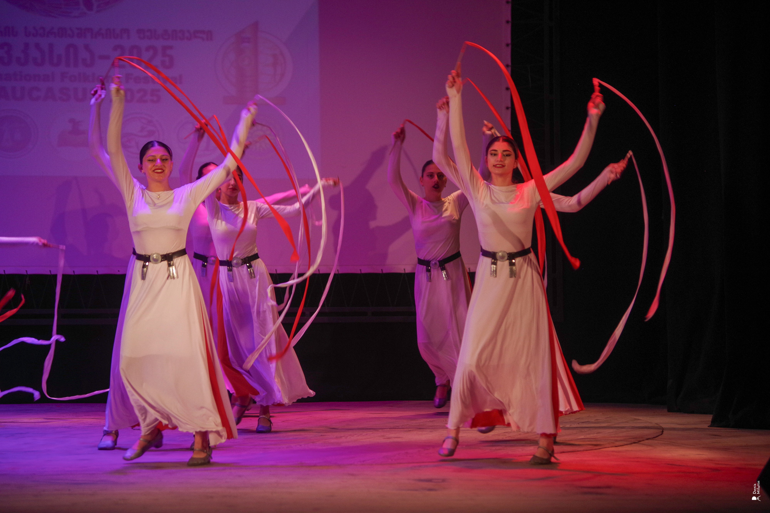 Танцы в прекрасном Они. Портретный фотограф Денис Милютин