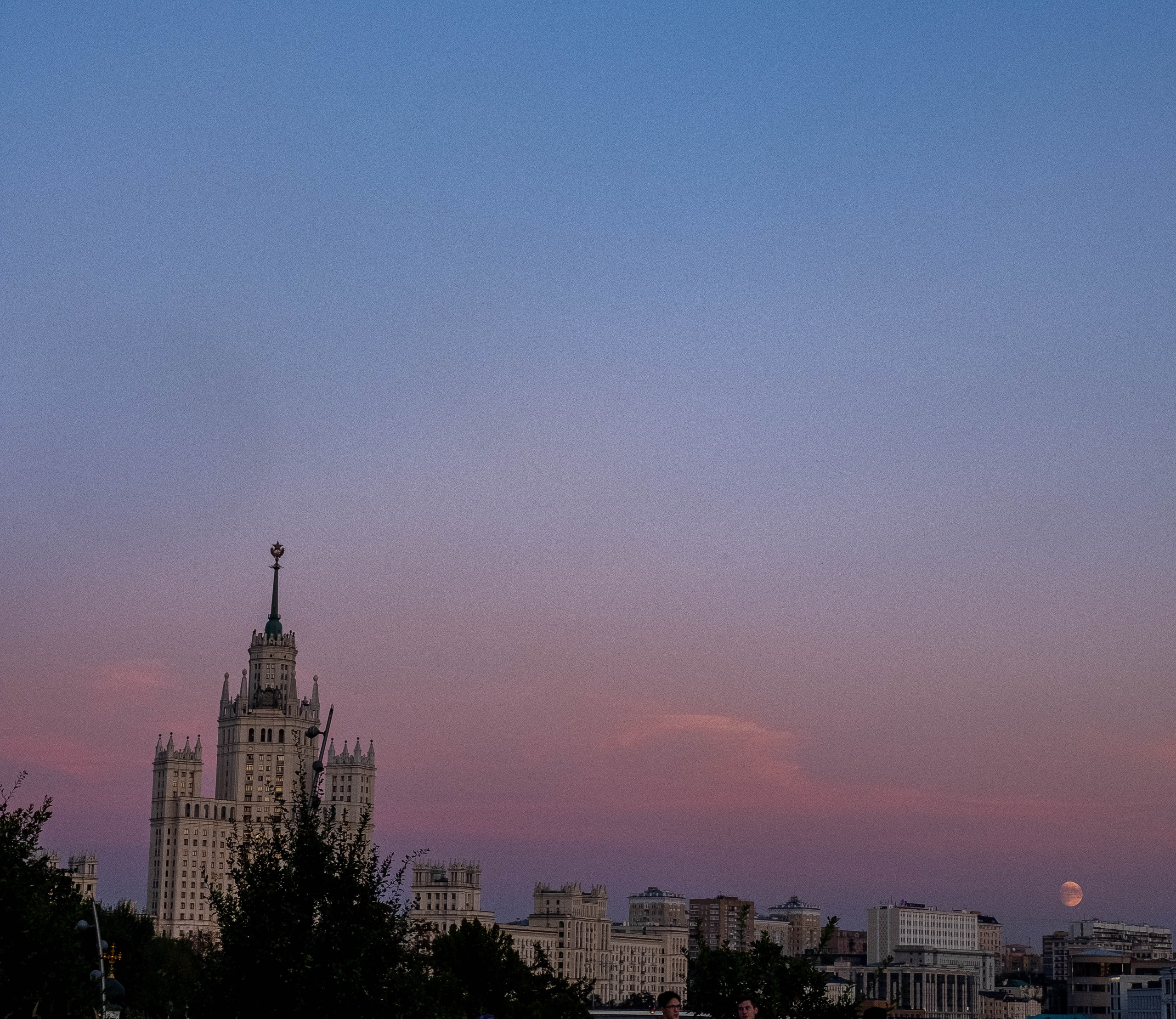 Москва 2024. Свадебный и семейный фотограф в Новосибирске, Санкт-Петербурге, Москве