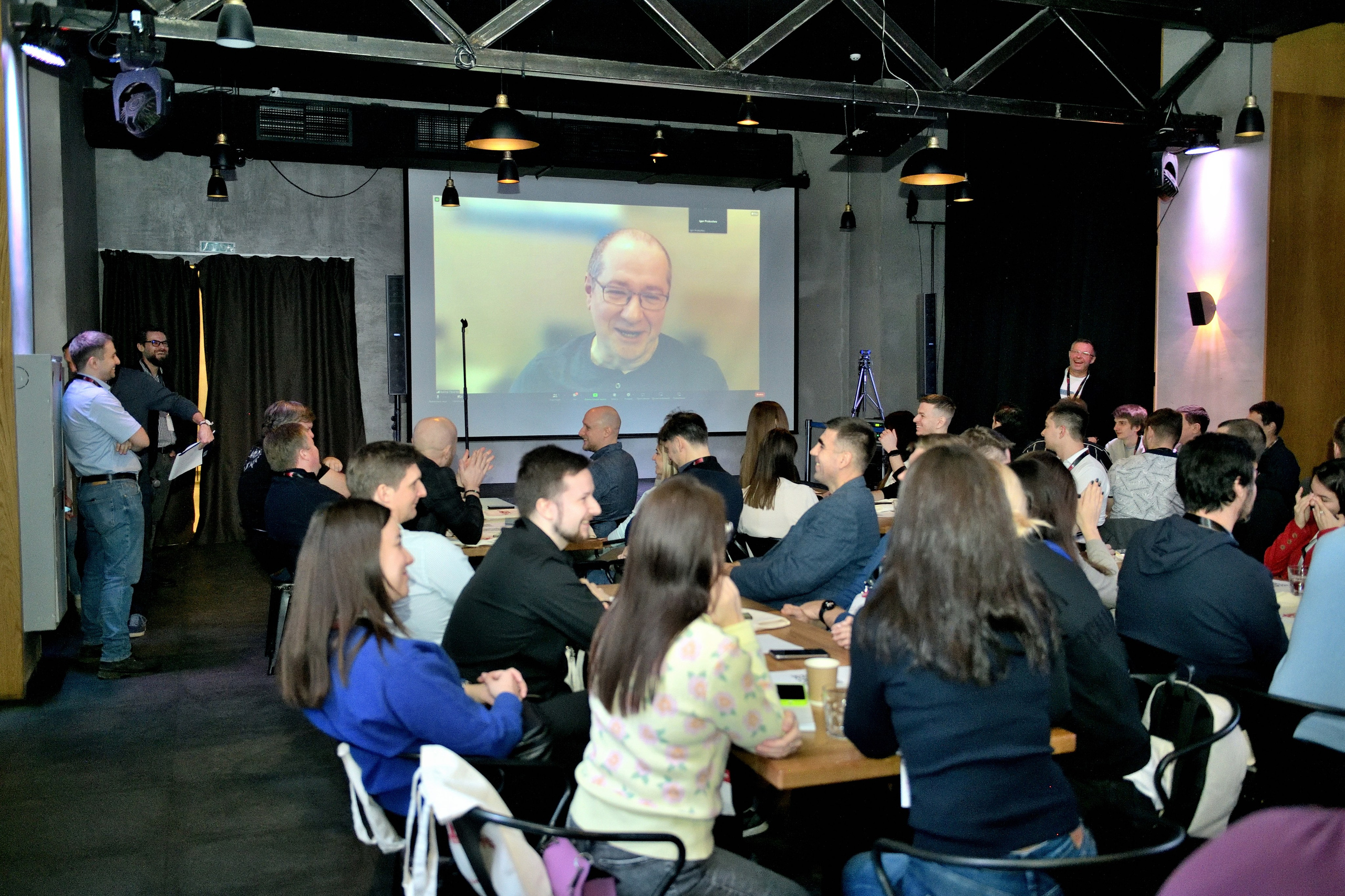 "онлайн" выступление руководителей подразделения".