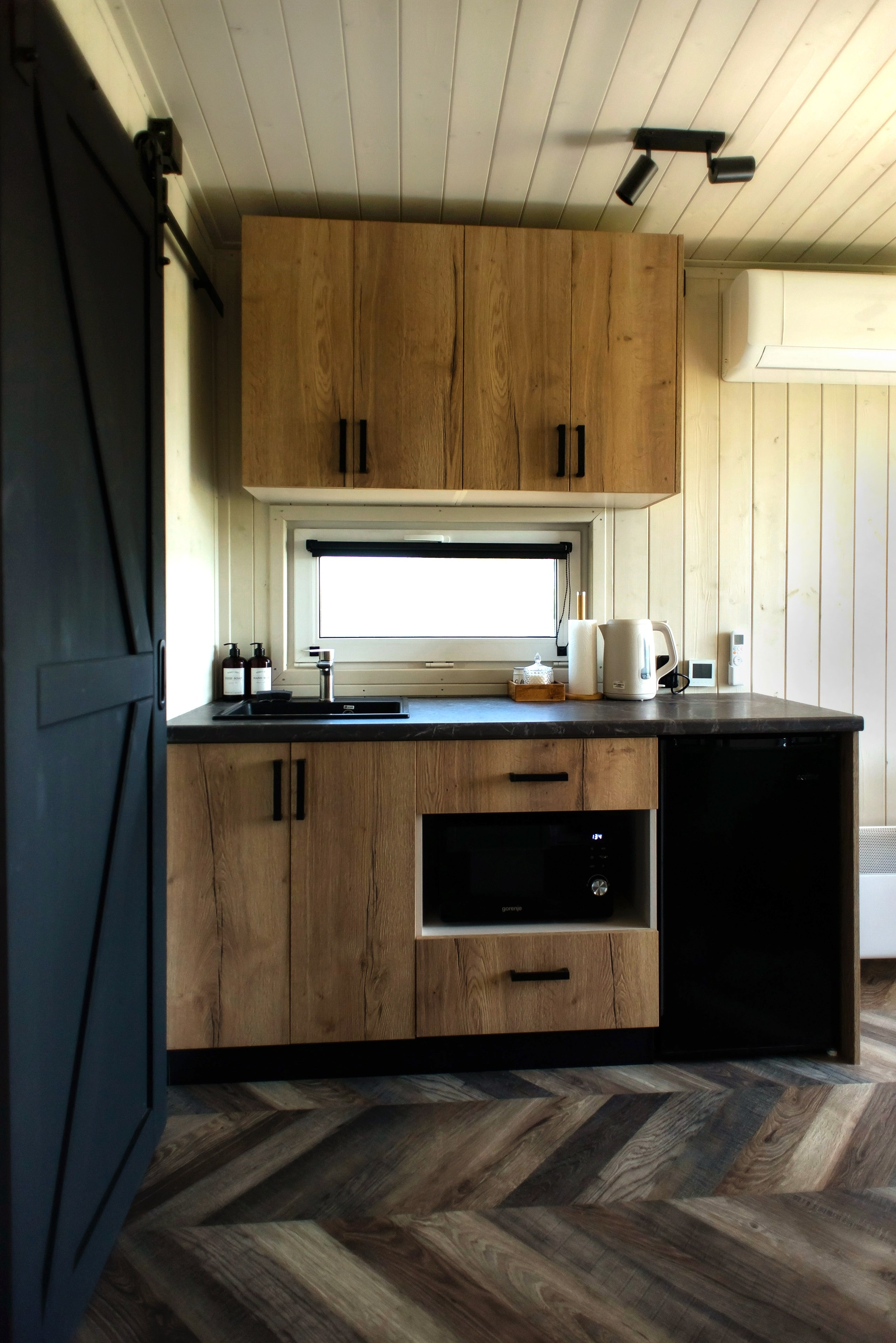 Наш домик. Глэмпинг. Аренда дома для отдыха в Брянске. Банный чан, зона BBQ. Дом на озере в Брянске. Отдых Брянск