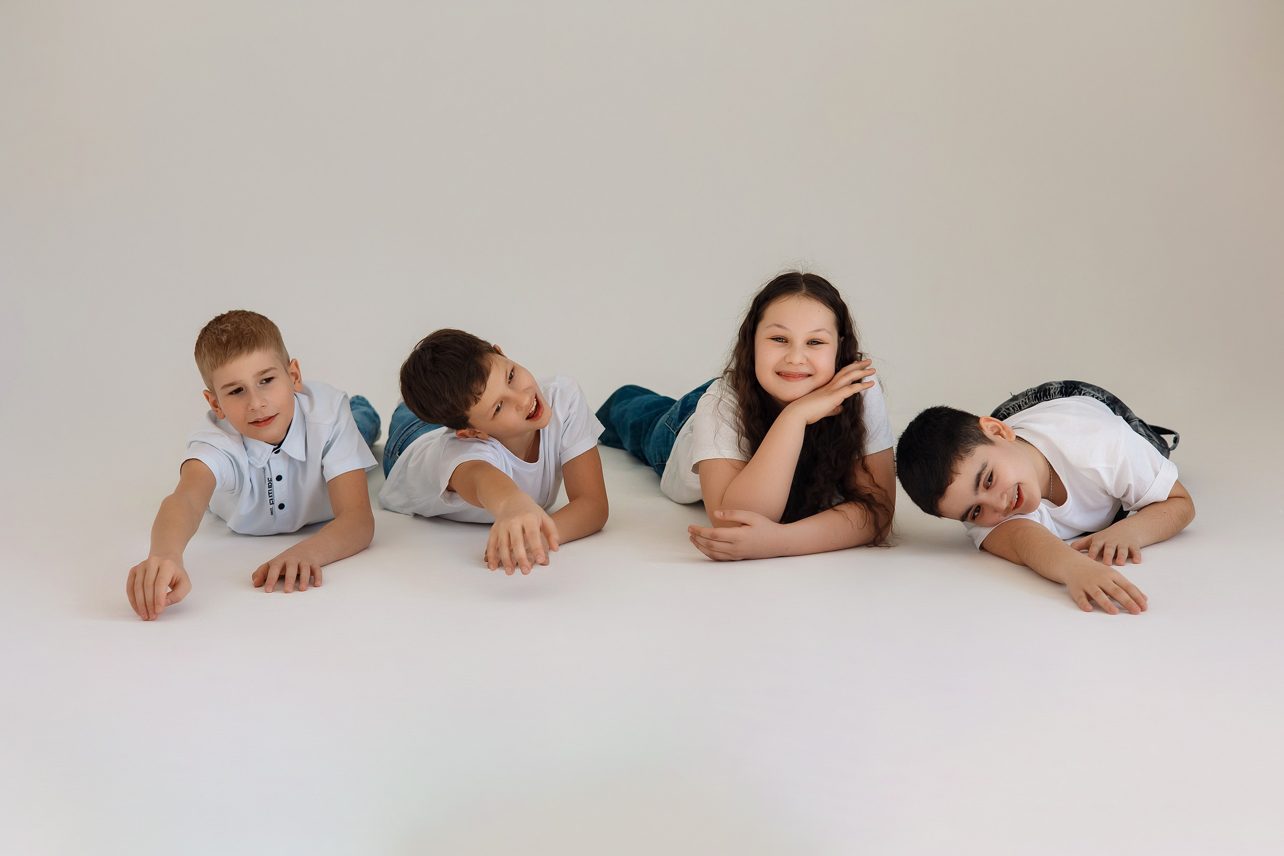 4 класс съемка в фотостудии. Фотограф Любовь Корниенко, Примоский край