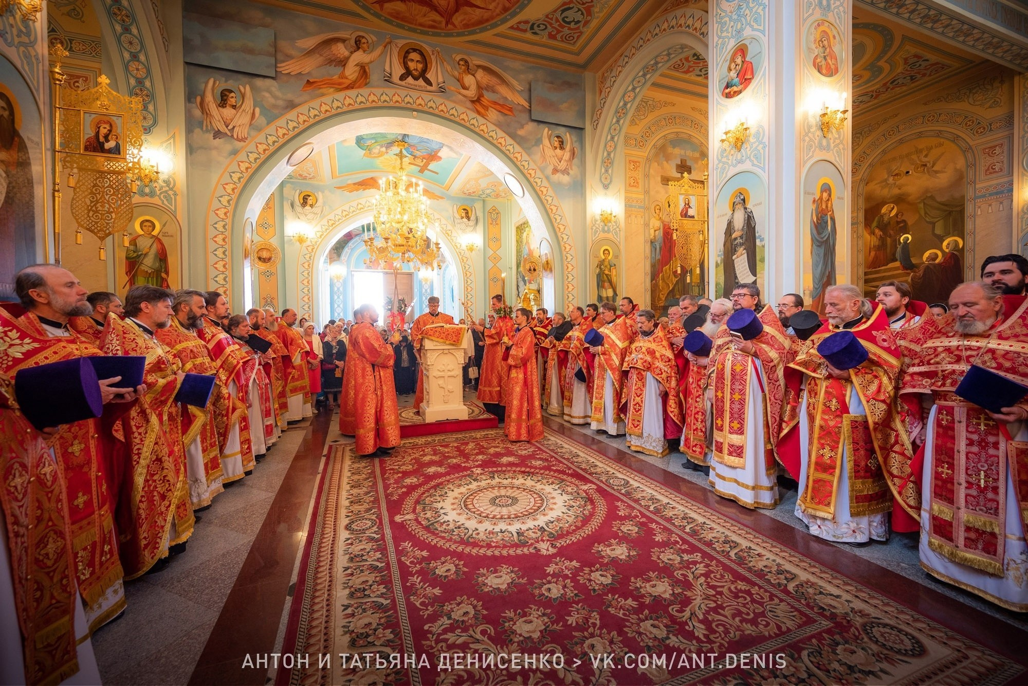 Антон и Татьяна Денисенко — В храме