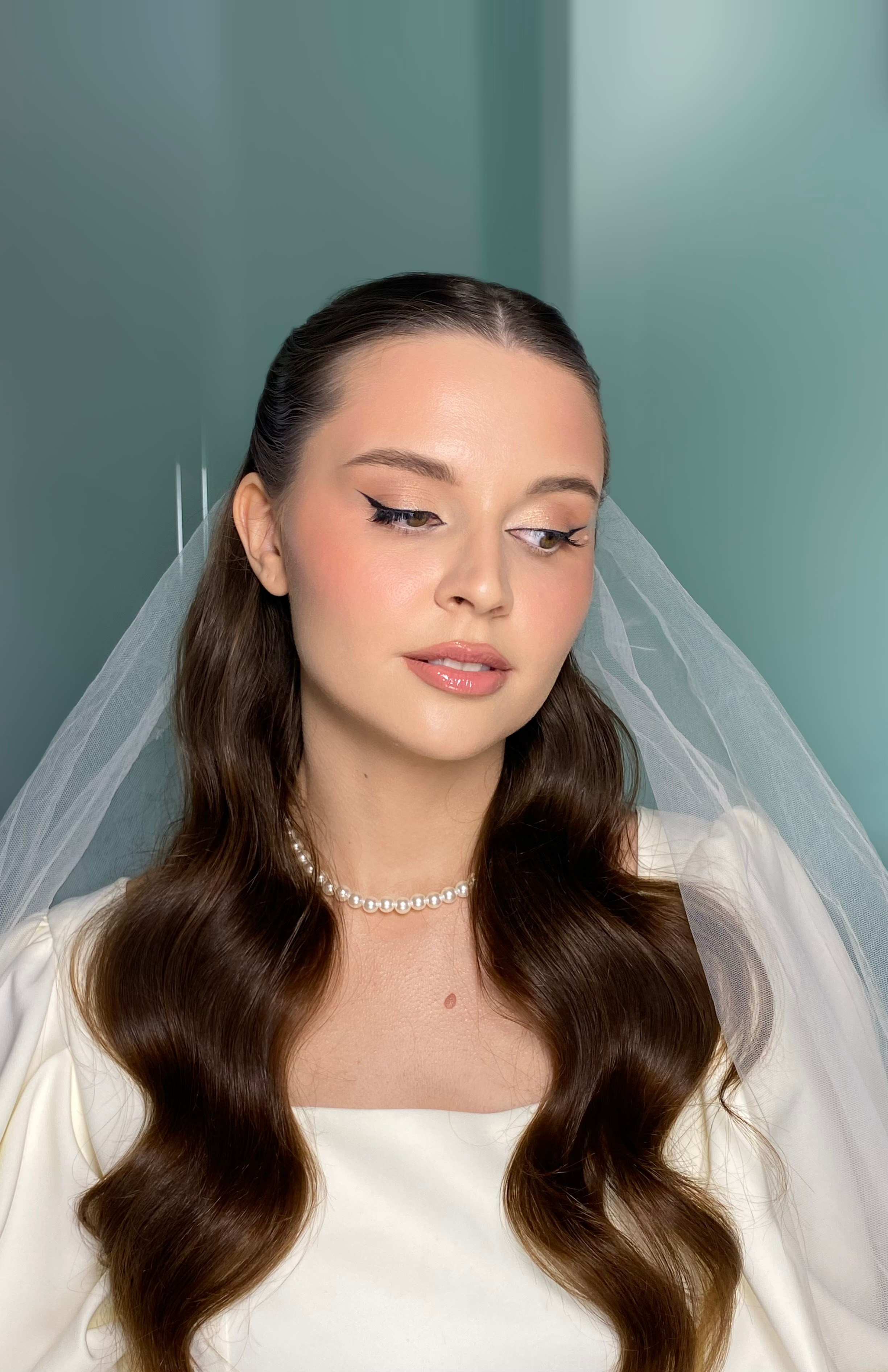 Свадебный образ макияж для невест Москве. СВАДЕБНЫЙ ВИЗАЖИСТ-СТИЛИСТ В МОСКВЕ ПРИЧЕСКИ МАКИЯЖ БРОВИ ВЫЕЗД