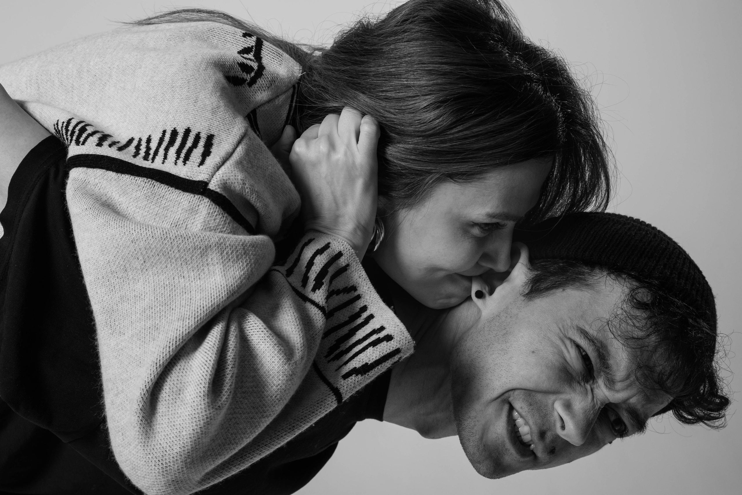 чёрно-белая парная фотосессия в студии