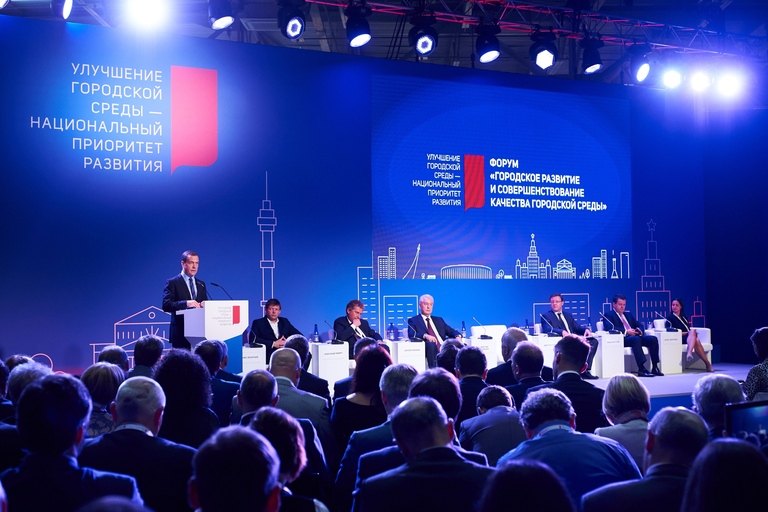 Репортаж, деловой портрет, мобильная фотостудия с моментальной печатью