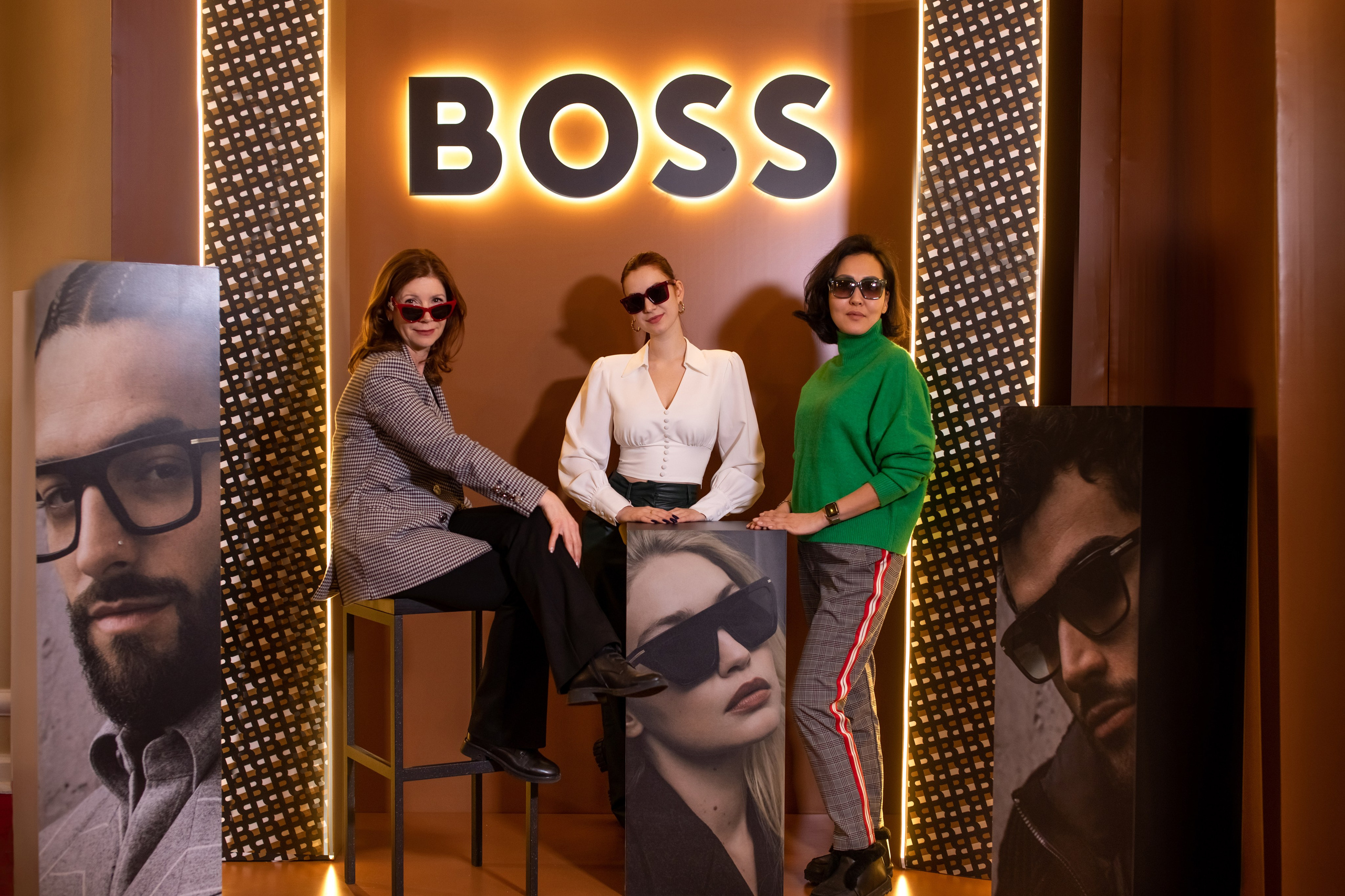 Safilo Group — Buying days in St. Petersburg. Двойняшки-фотографы Анна и Анастасия в Санкт-Петербурге