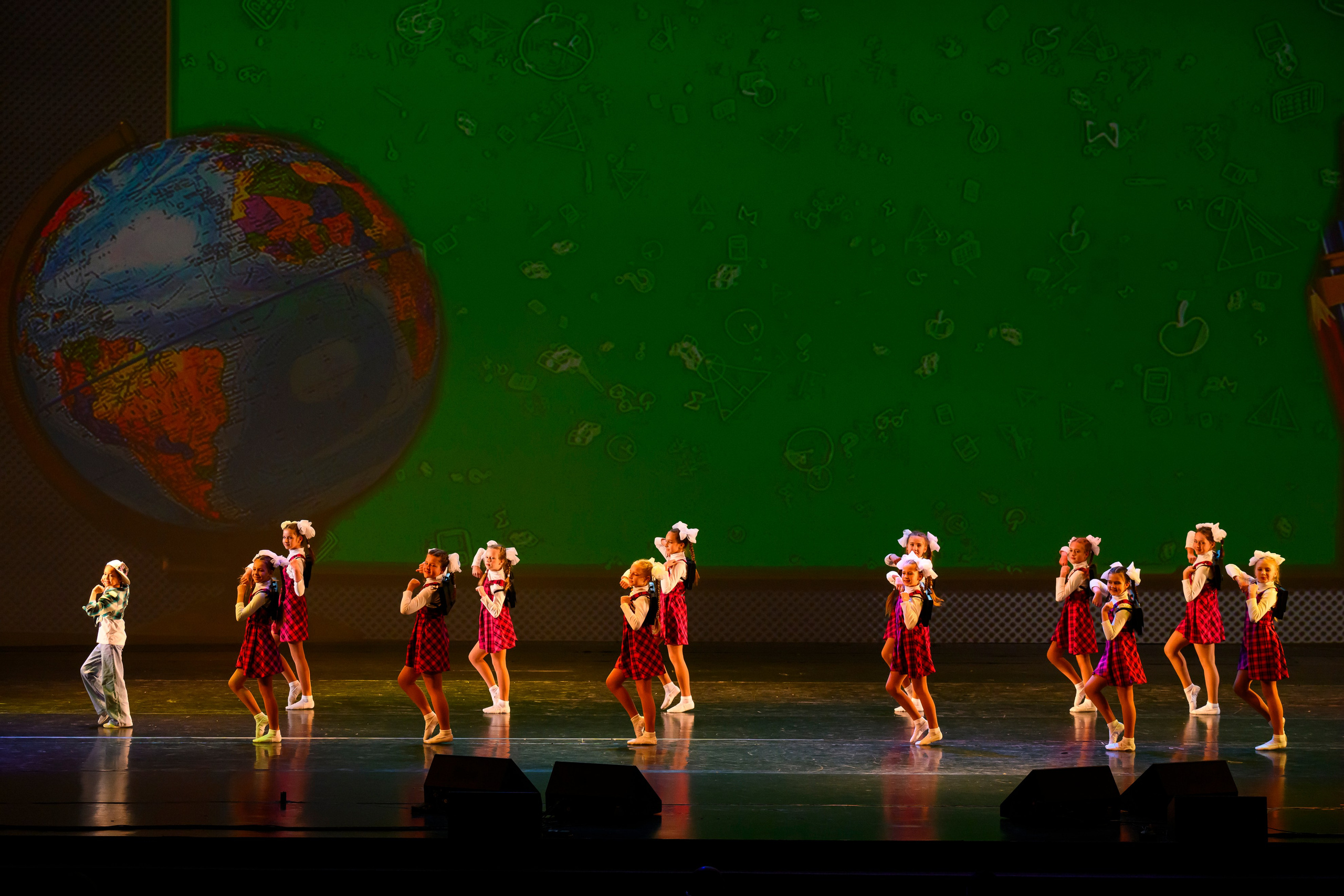 23 апреля, часть 1, БКЗ Октябрьский, г. Санкт-Петербург. Золотое яблочко