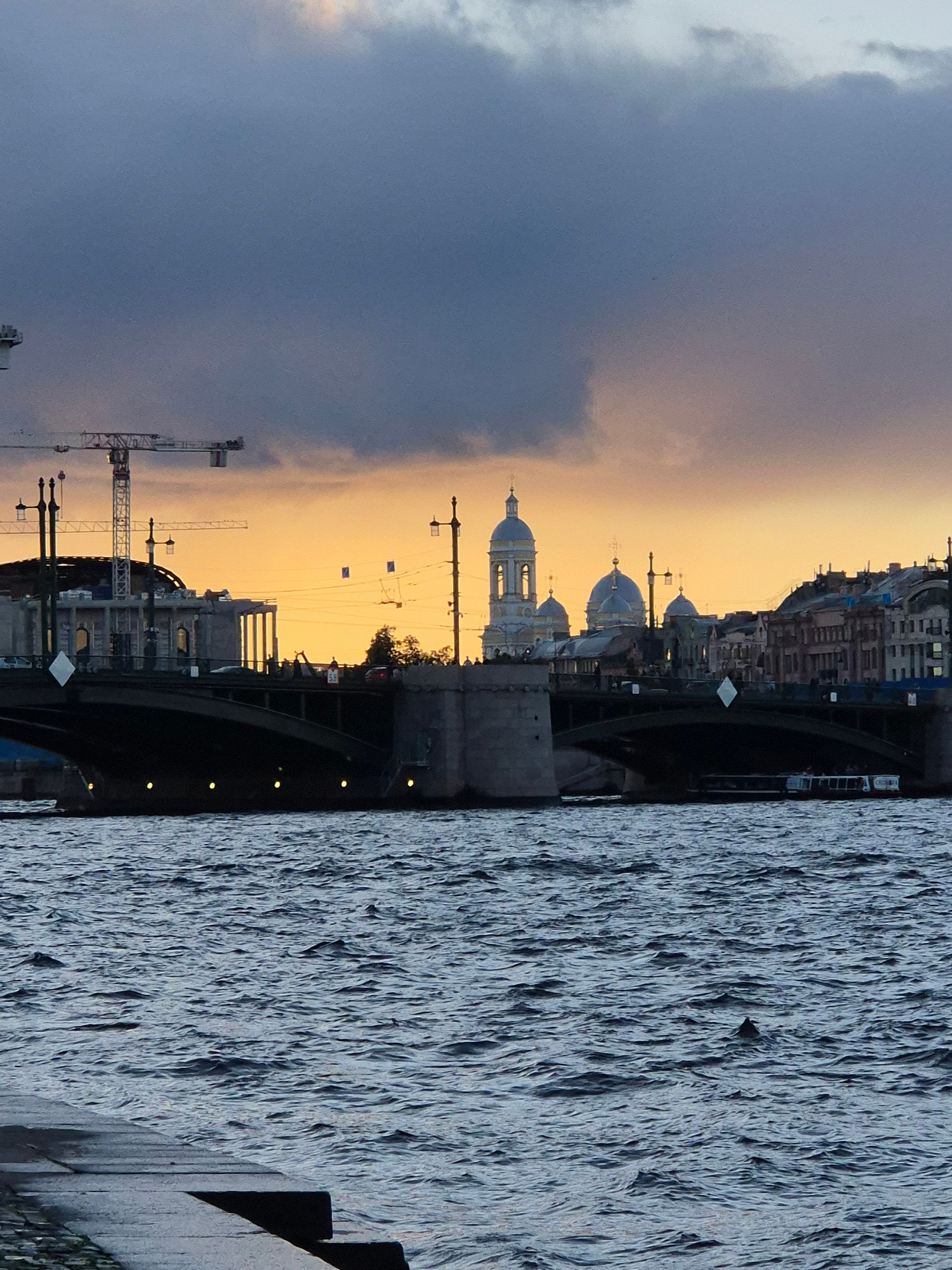 Шикарный закат показали на прощание