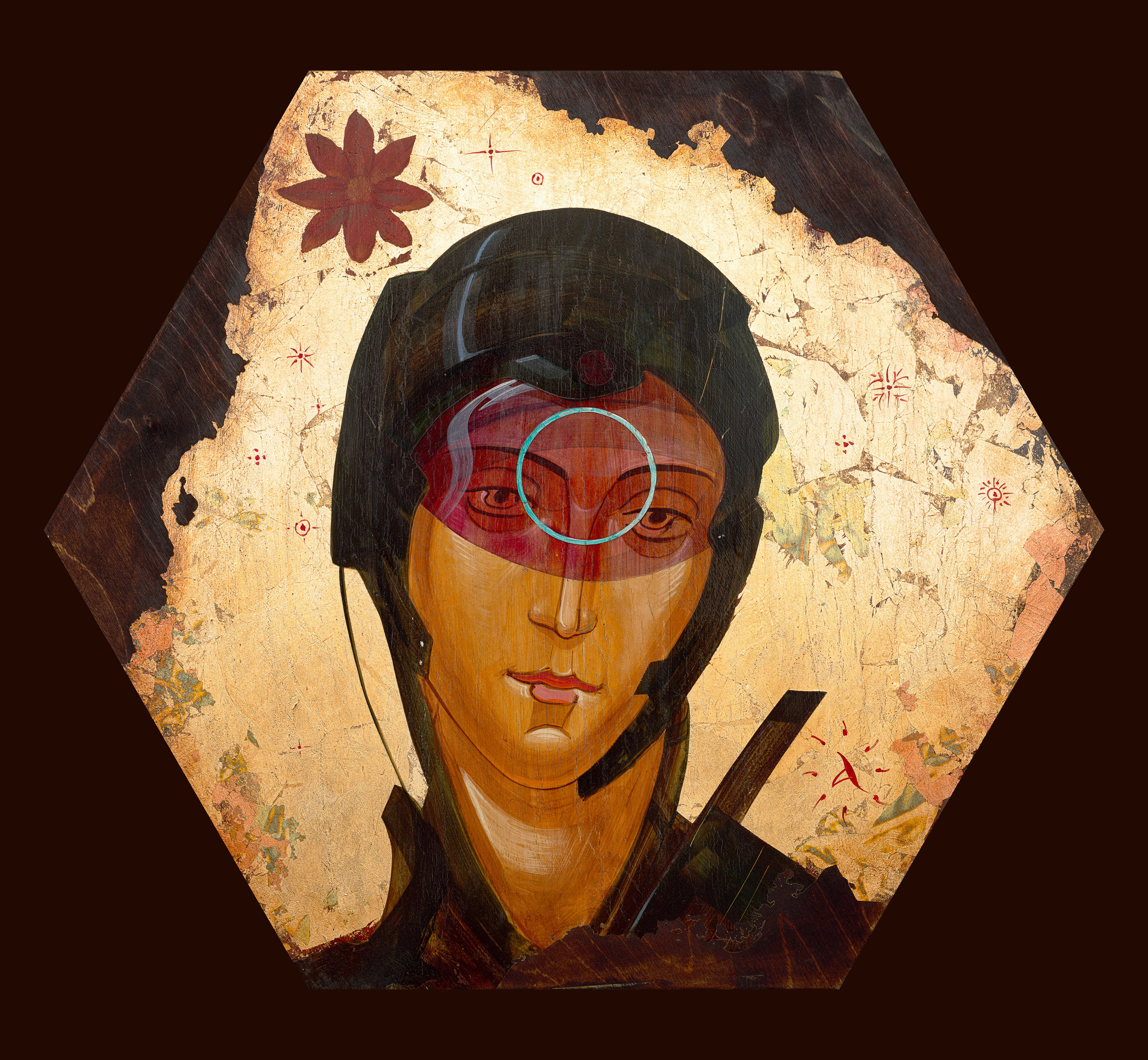 «Диона 20072024» - художник Антон Фролов (дерево, темпера, поталь, диаметр 60 см, 2024)