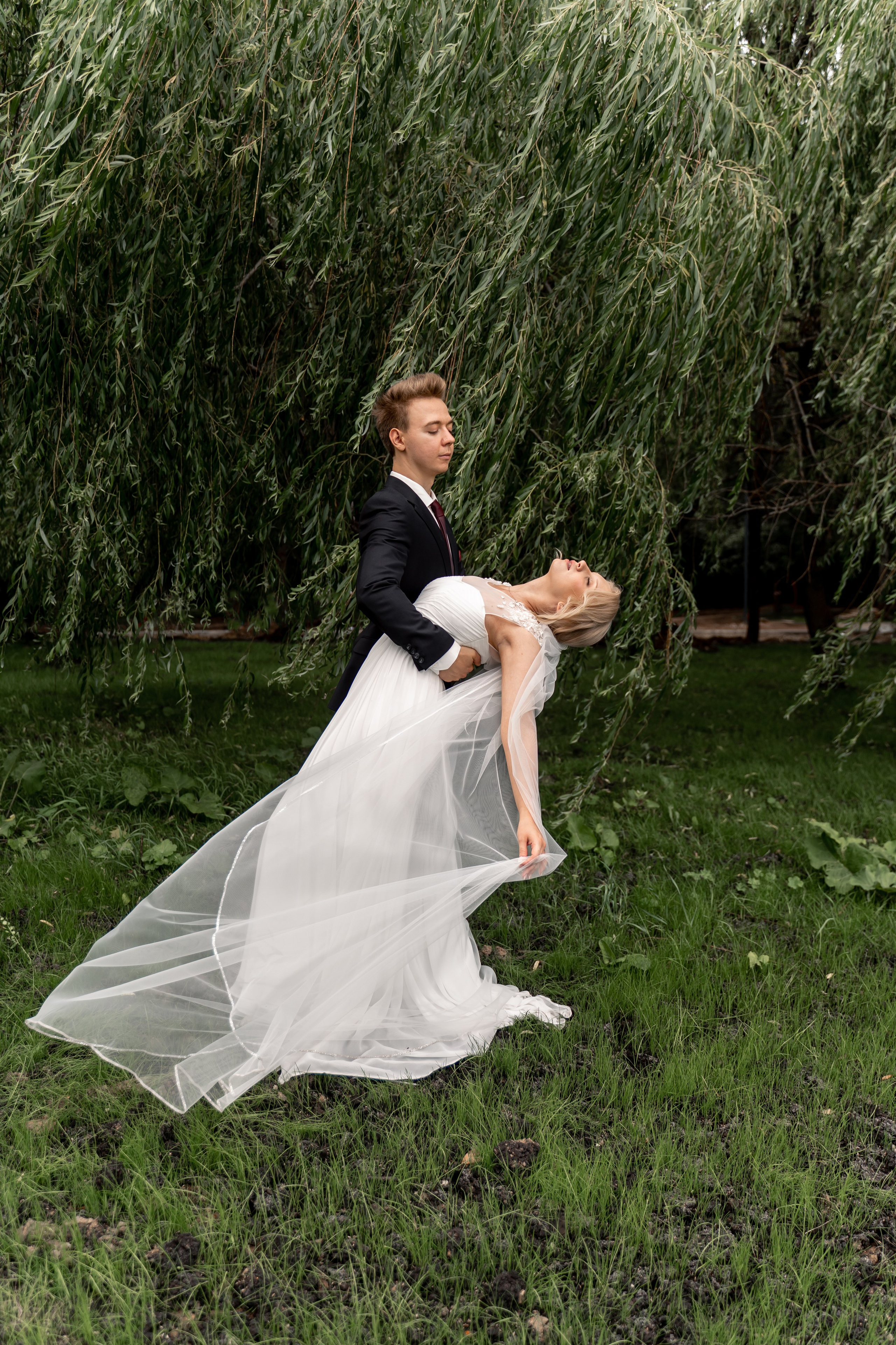 Свадебная прогулка. Бутово. Фотограф \ Видеограф на Крещение, Венчание Москва| Семейные съемки