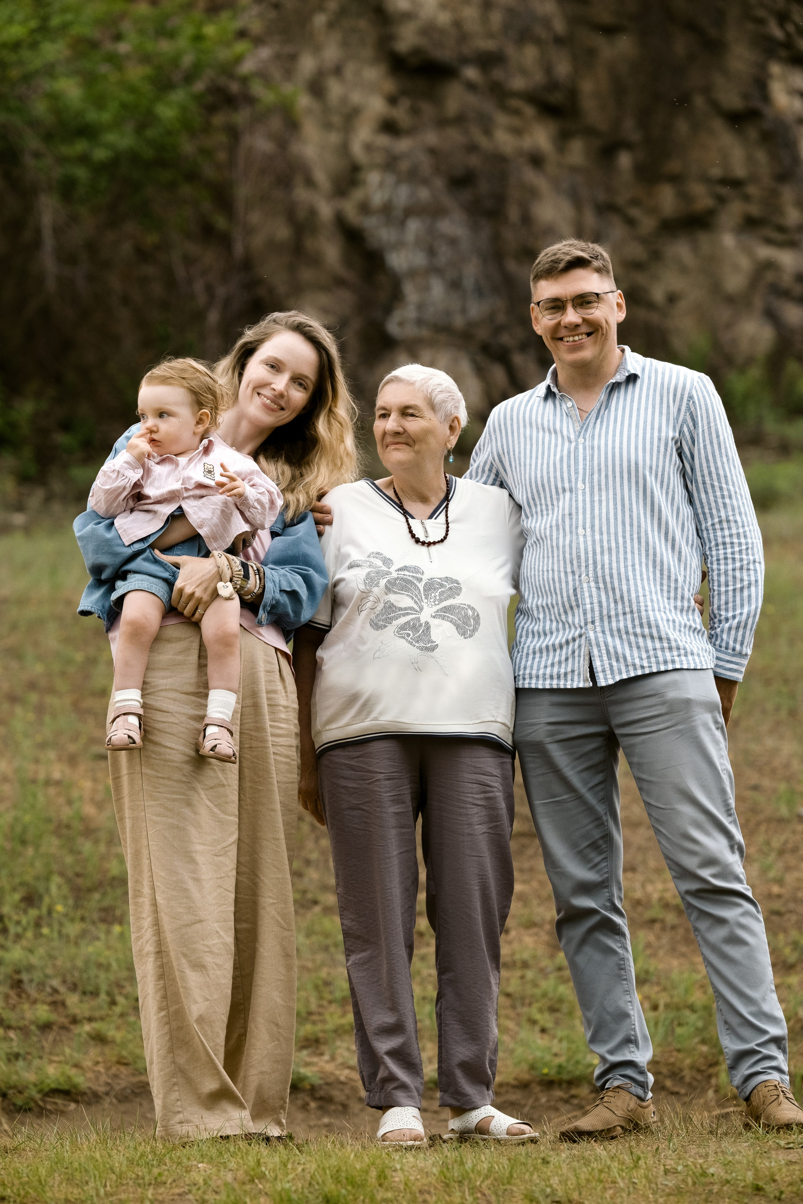 Семейная фотосессия на природе. Портретный фотограф в Чите Анна Камратова. Помогу Вам создать историю, в которой Вы — главный герой!