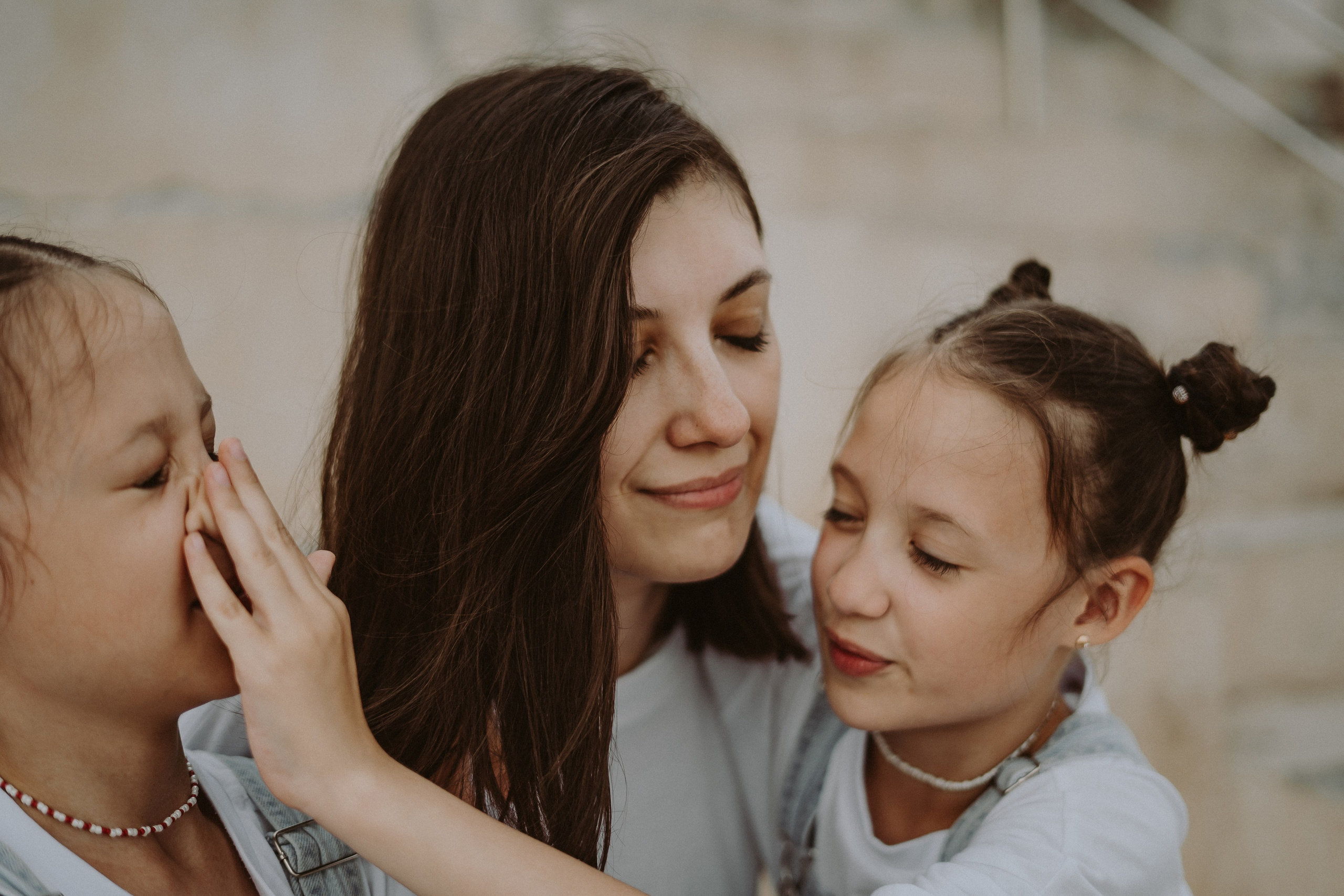 Летняя фотосессия близняшек. Фотограф сахалин
