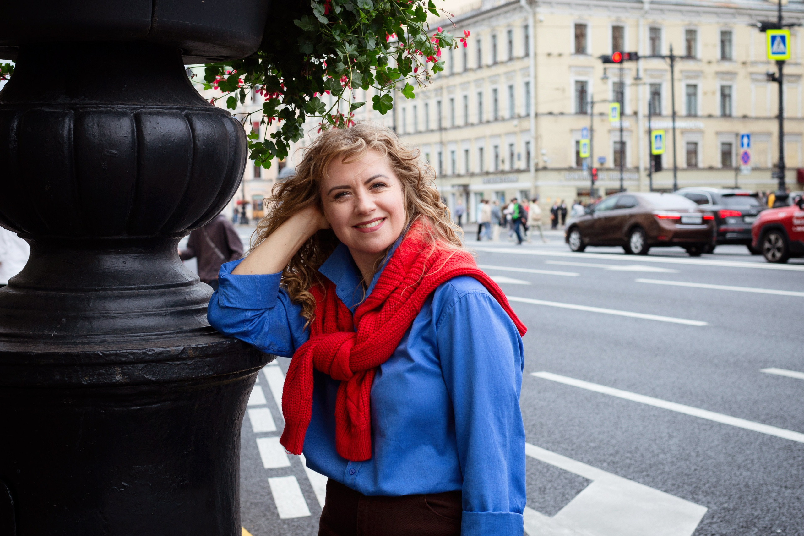 Фотосессия в СПб и книжном магазине Подписные издания. Портретные фотосессии, контент-съемки, репортаж