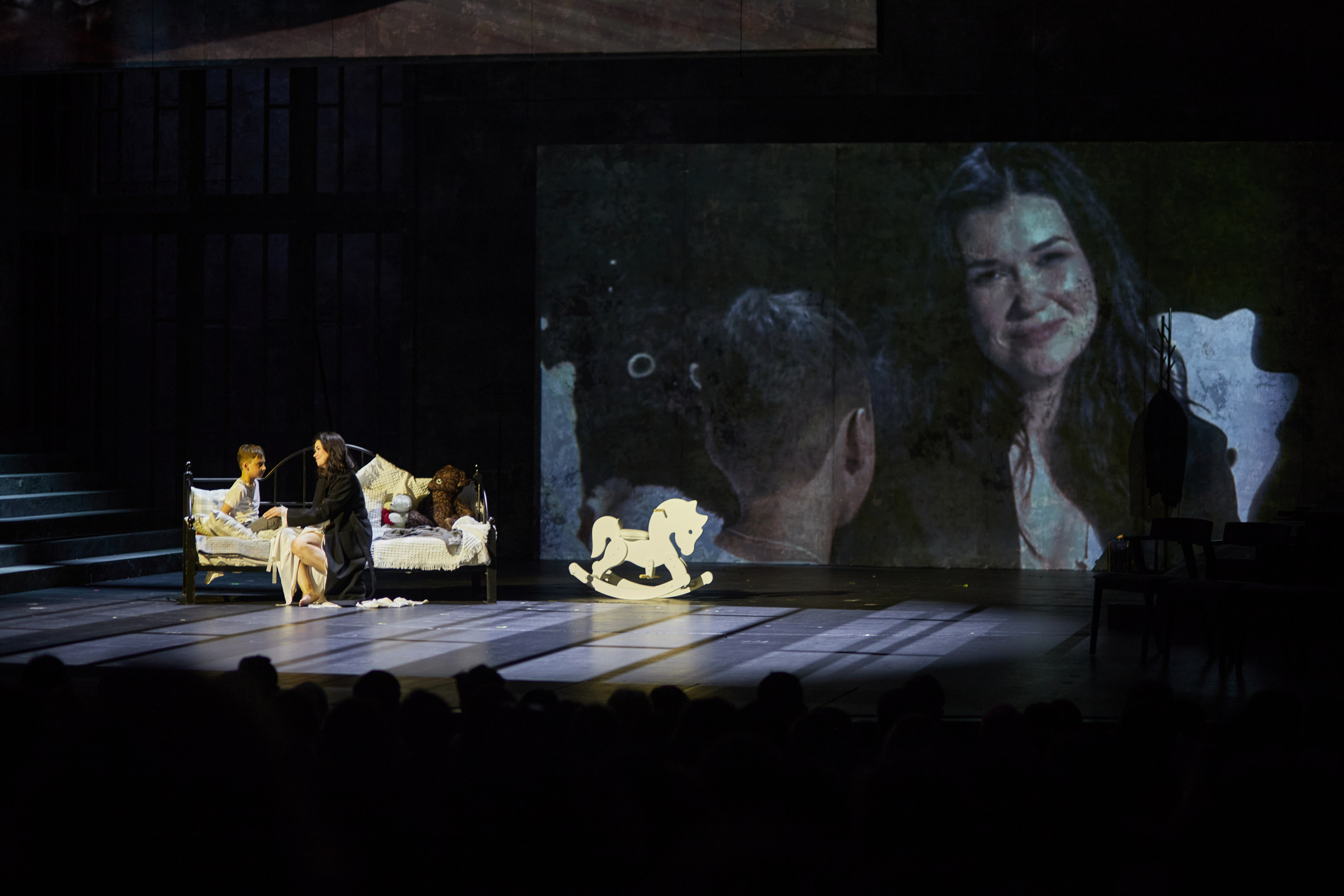 Гастроли Краснодарского театра драмы им. М. Горького в Москве, театр им. Е. Вахтангова. Фотограф Юлия Маринина