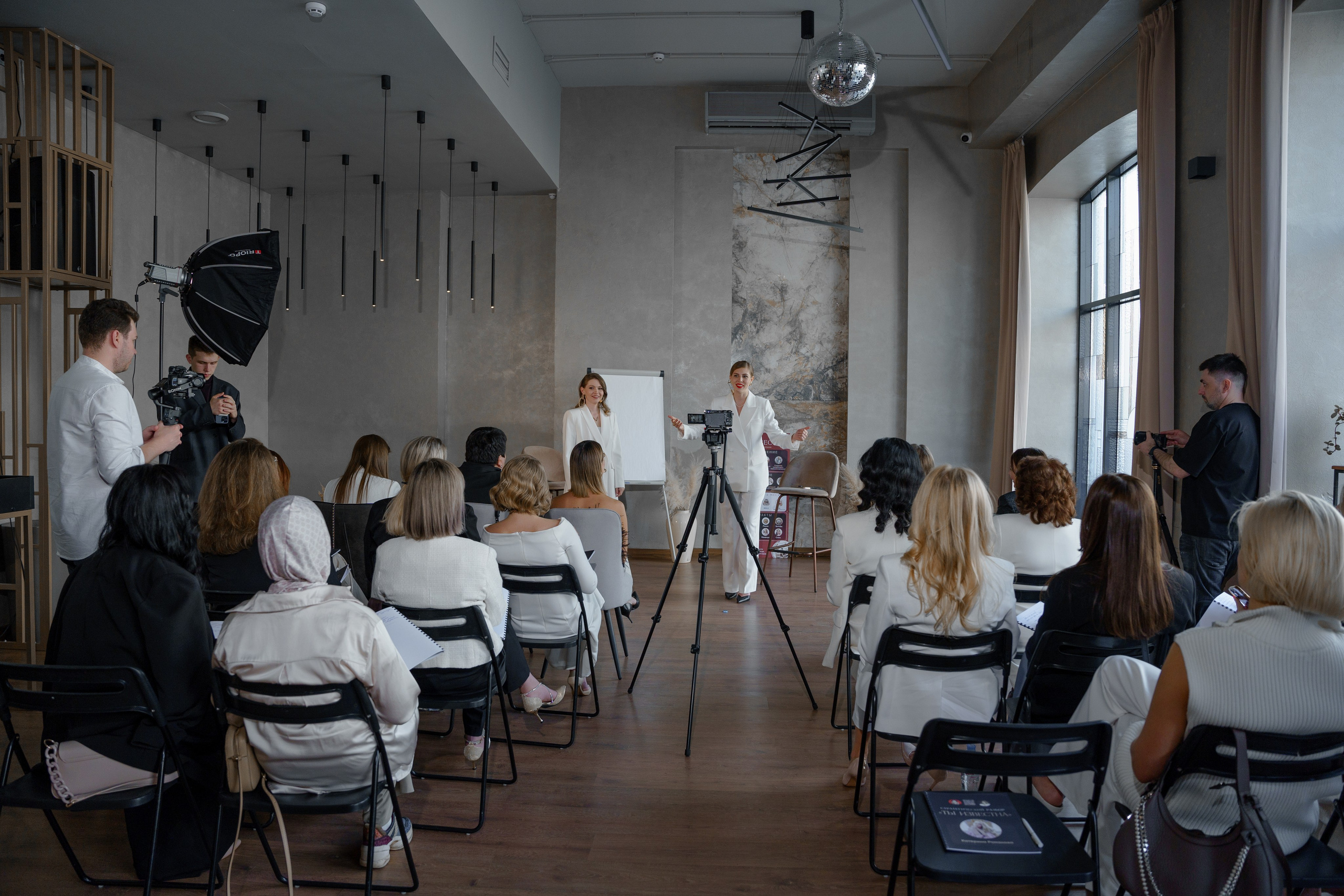 Фотограф на мотивационные разборы. Репортажный фотограф Москва Сергей Дружинин