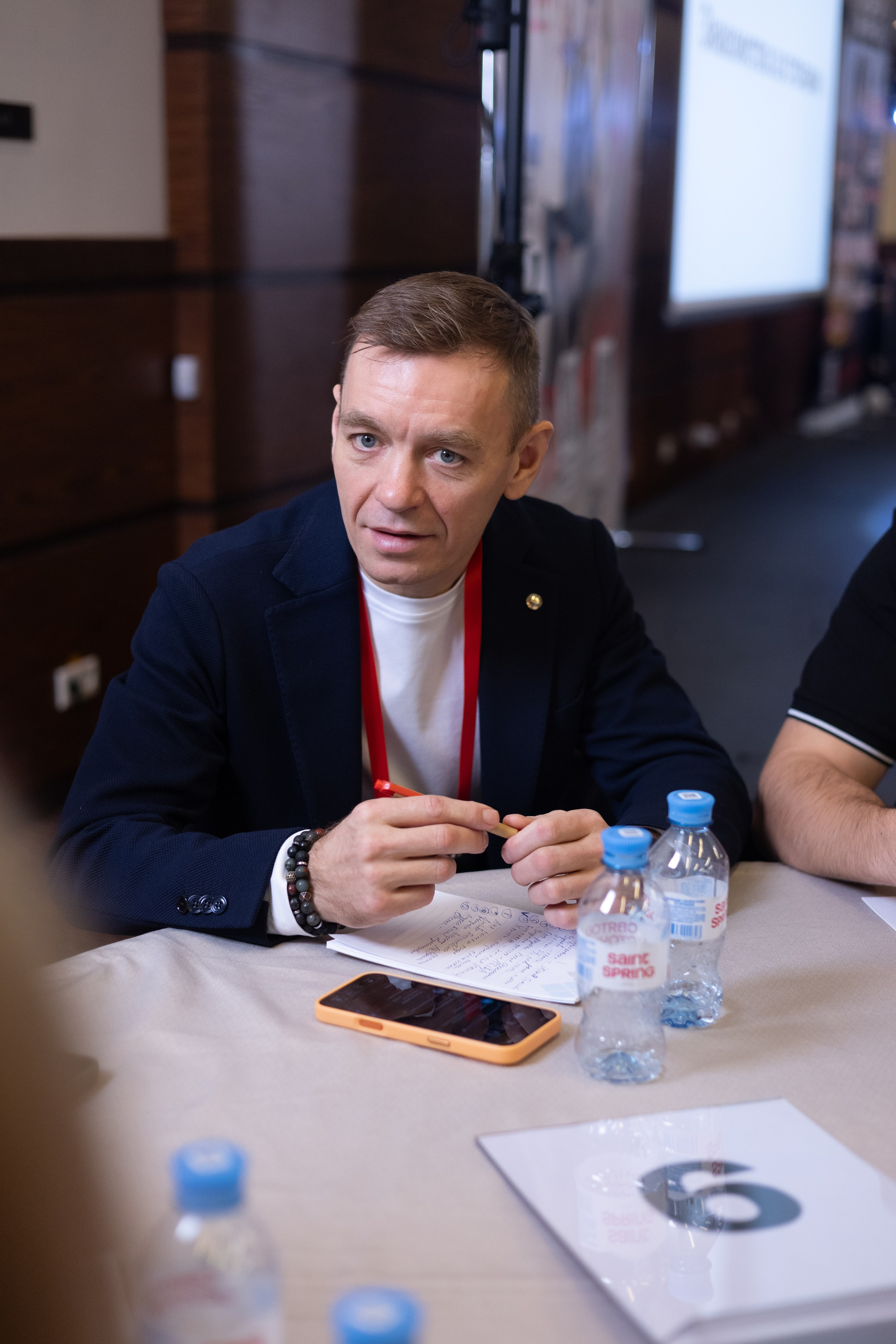 «СКАЖИ ДЕНЬГАМ ДА». Фотограф Красноярск съемки лавстори, фотосессия в студии, портретная съемка, творческие фотосессии