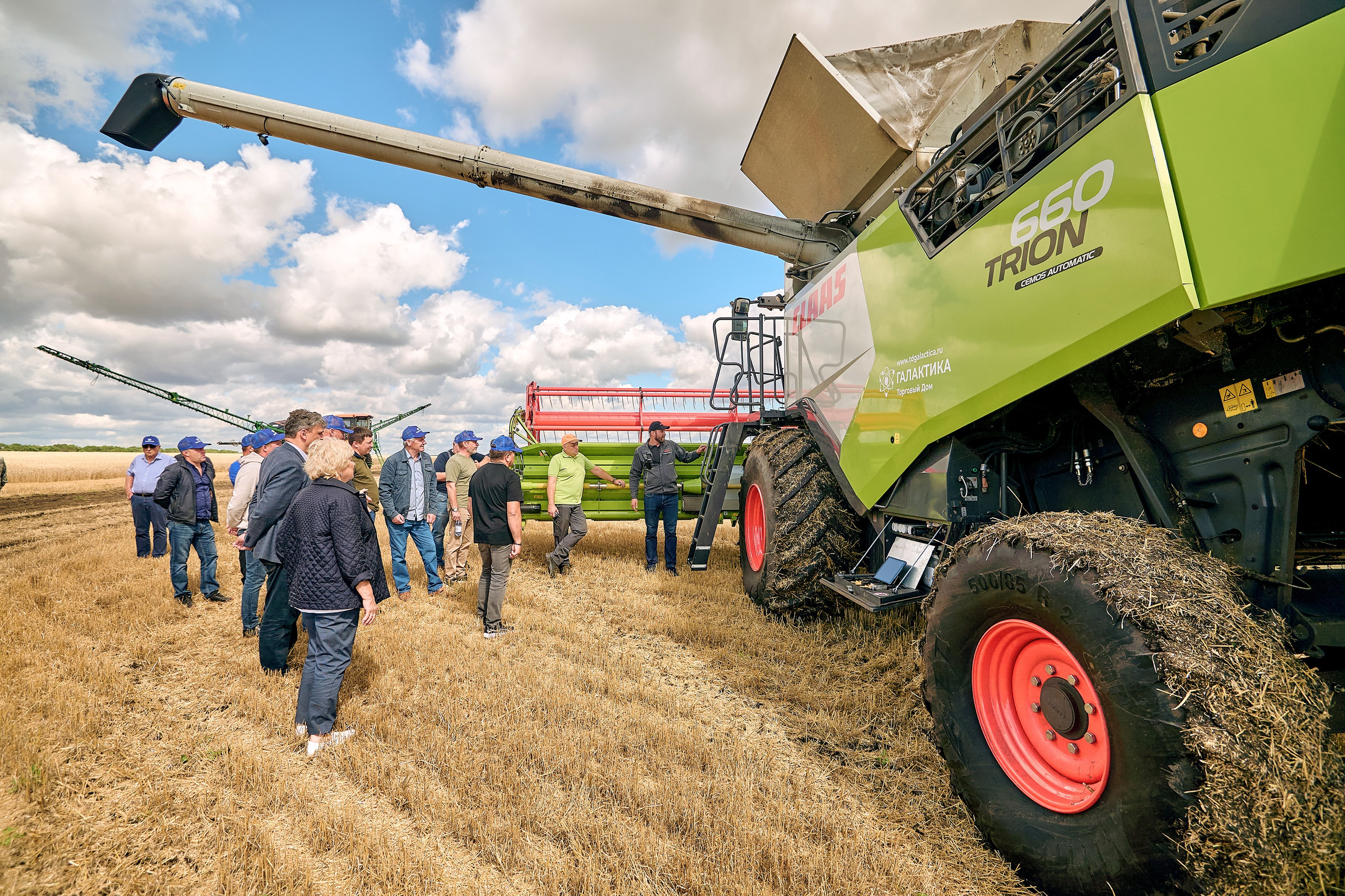 Портфолио репортажной фотосъёмки: сельхозтехника "Галактика". Фотограф Яковлев Роман — Красноярск