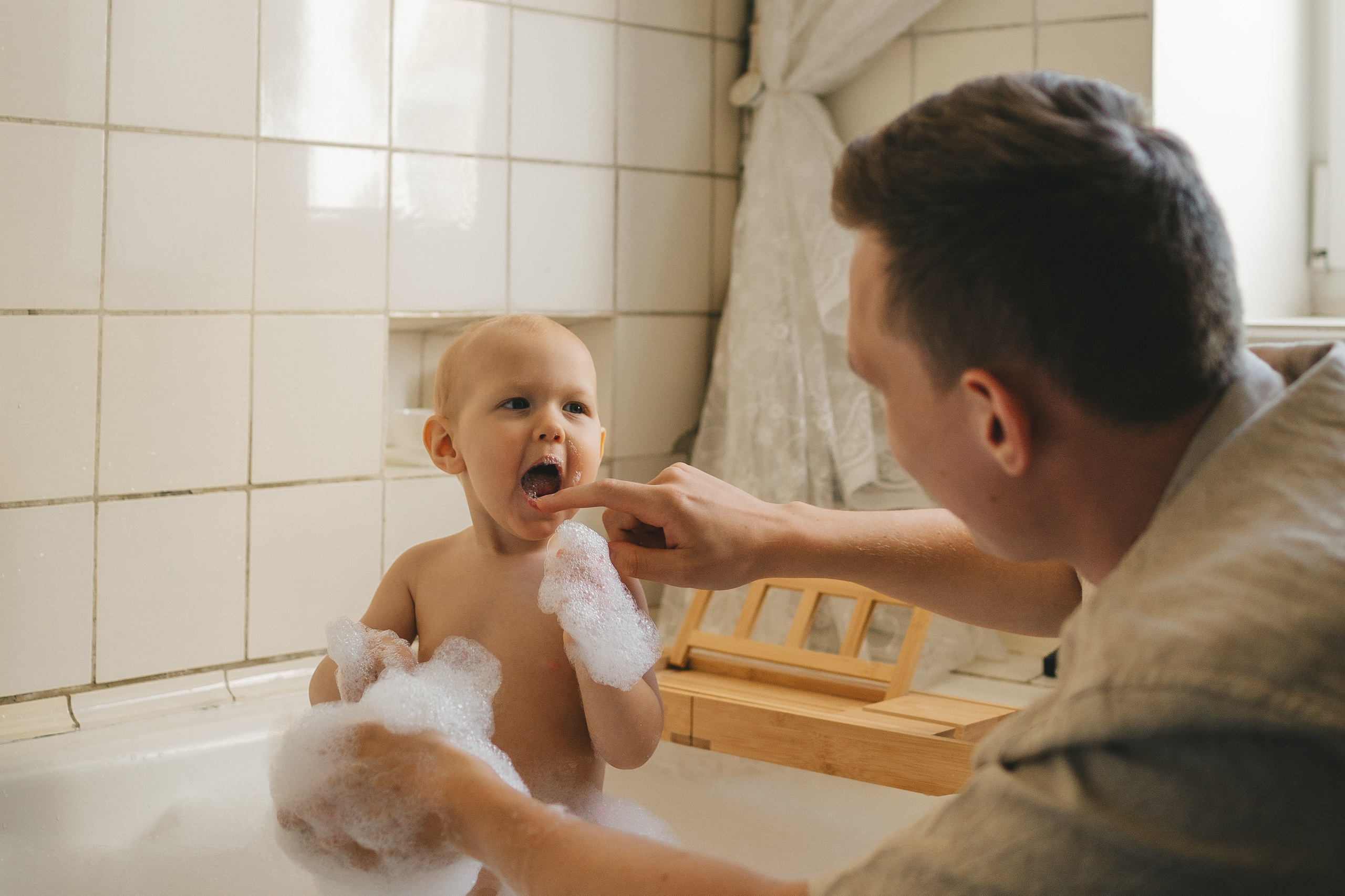 Стас, Даша и Ева (купание в ванной). Семейный и детский фотограф и видеограф в Москве, Дрокина Наталья