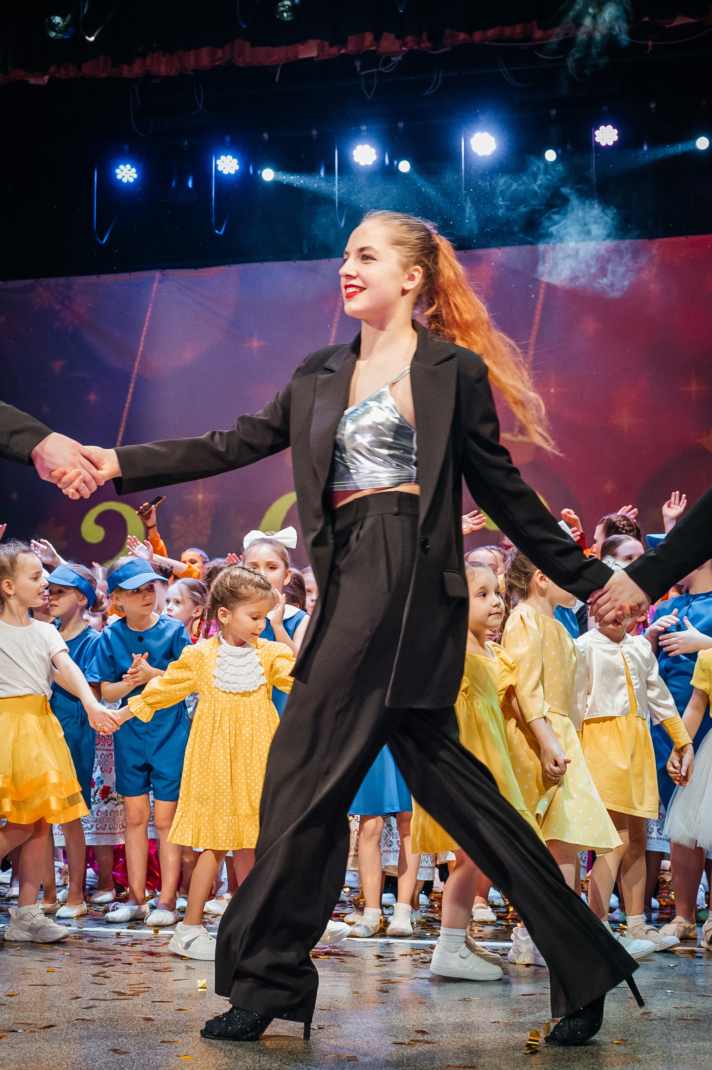 Танцы. Фотограф Елена Рогашкова