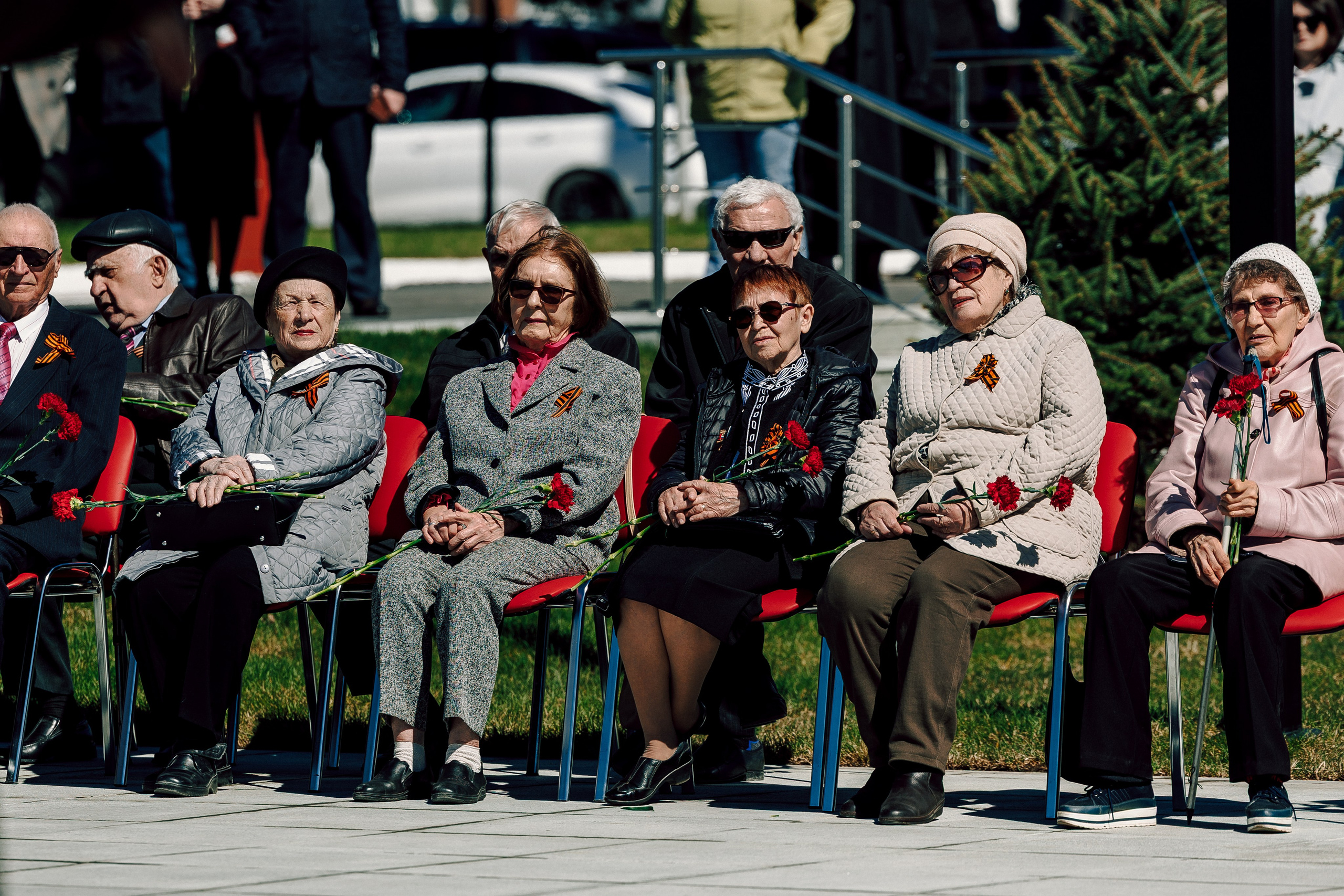 Торжественный митинг, посвящённый открытию Мемориала Славы воинам-новотрубникам. Лёшка Варзегов — фотограф