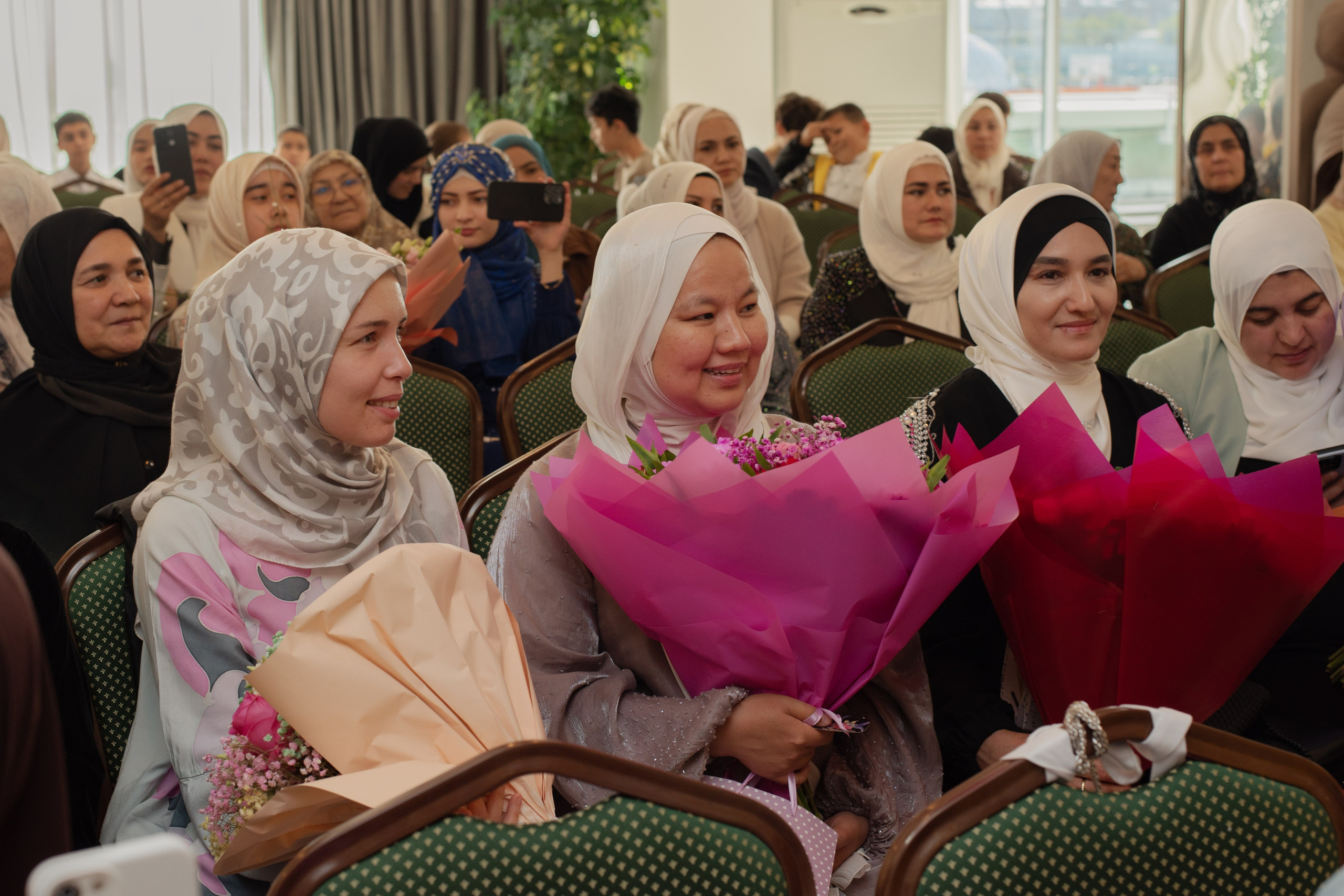 Выпускной в Евразийской женской гуманитарной академии. Лина Курочка — ваш фотограф