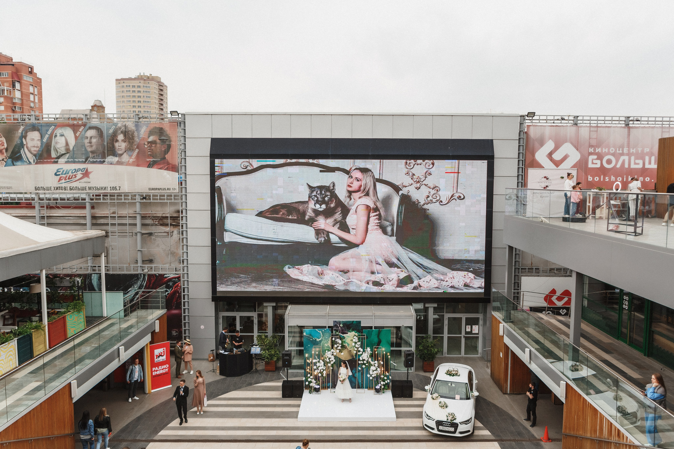 Моменты: Съёмка букета невесты в ТРЦ Большой, Ростов-на-Дону. Свадебный и семейный фотограф в Таганроге Бакарюк Антон